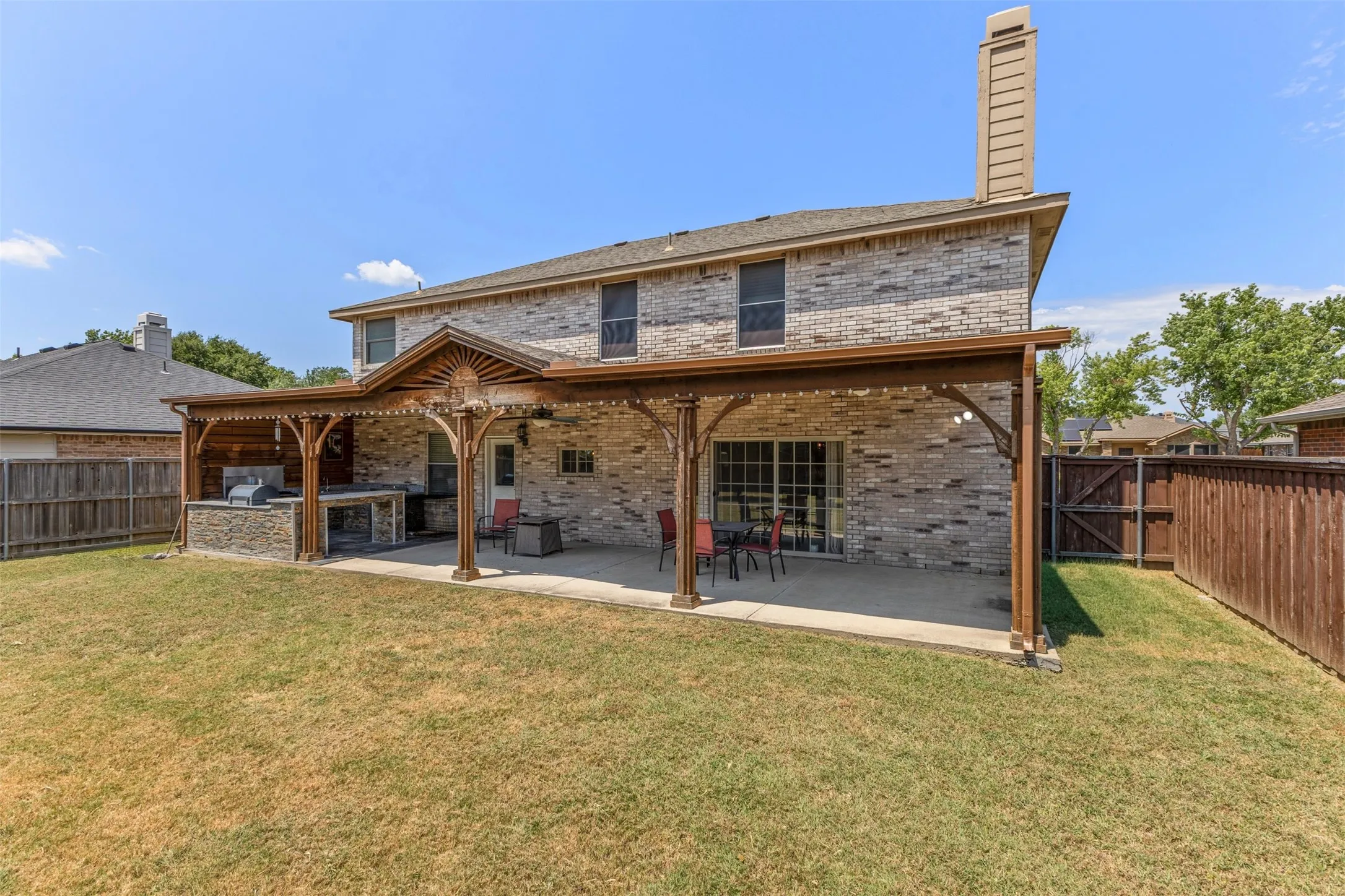 Single Family Residence For Sale in Collin County , 2924 Jamestown Drive, Wylie, Texas 75098, 4 Bedroom, 3 Bathroom, 2 Garage spaces, 2,785 Sqft, built in 2003, mls#21340858, Real Estate Agent in Wylie, Homes For Sale in Collin county, Homes For Sale in Wylie, Realtor in Wylie Texas, Real Estate Brokerage Independent Realty Texas, Luminita Cordes Realtor