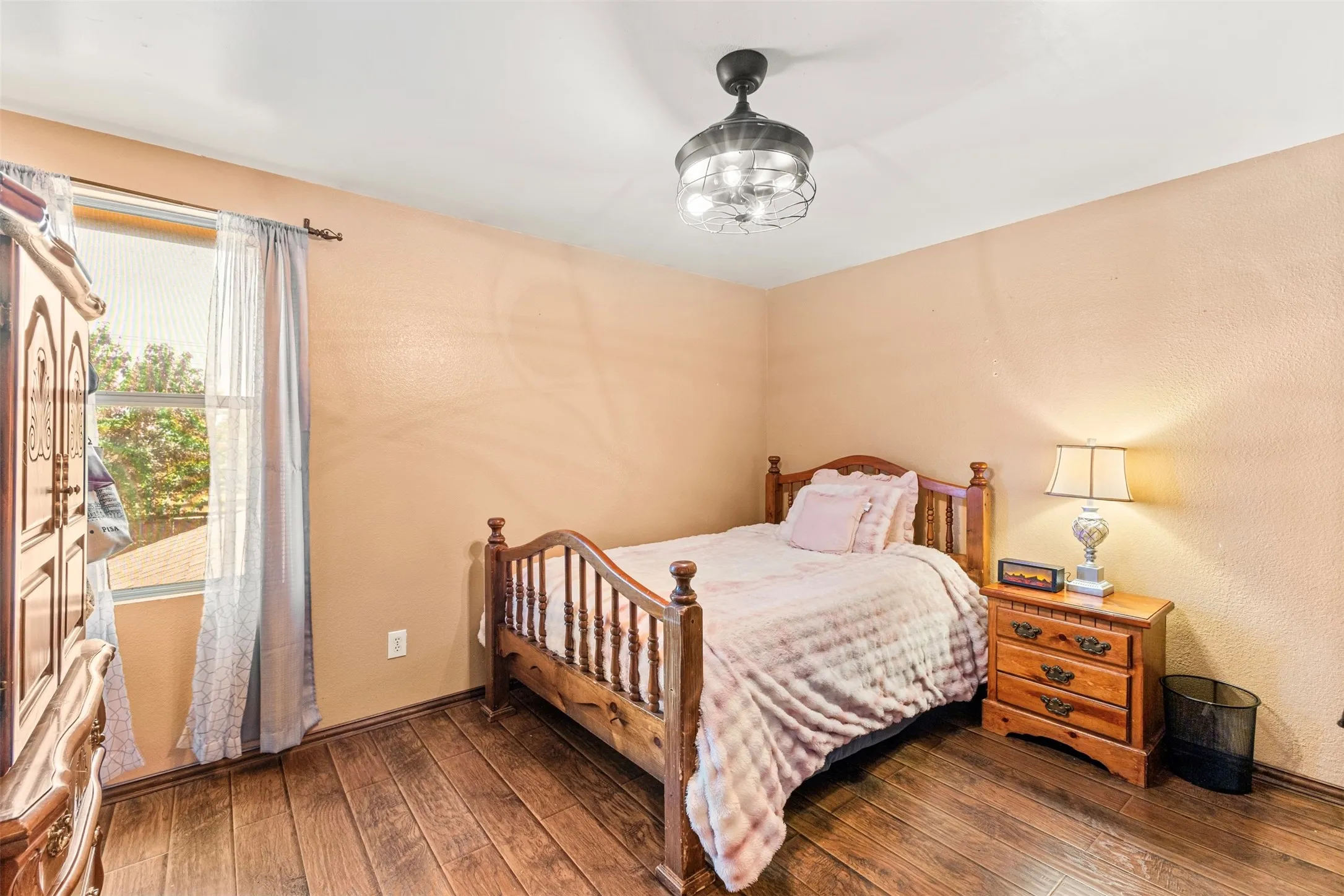 Single Family Residence For Sale in Collin County , 2924 Jamestown Drive, Wylie, Texas 75098, 4 Bedroom, 3 Bathroom, 2 Garage spaces, 2,785 Sqft, built in 2003, mls#21340858, Real Estate Agent in Wylie, Homes For Sale in Collin county, Homes For Sale in Wylie, Realtor in Wylie Texas, Real Estate Brokerage Independent Realty Texas, Luminita Cordes Realtor
