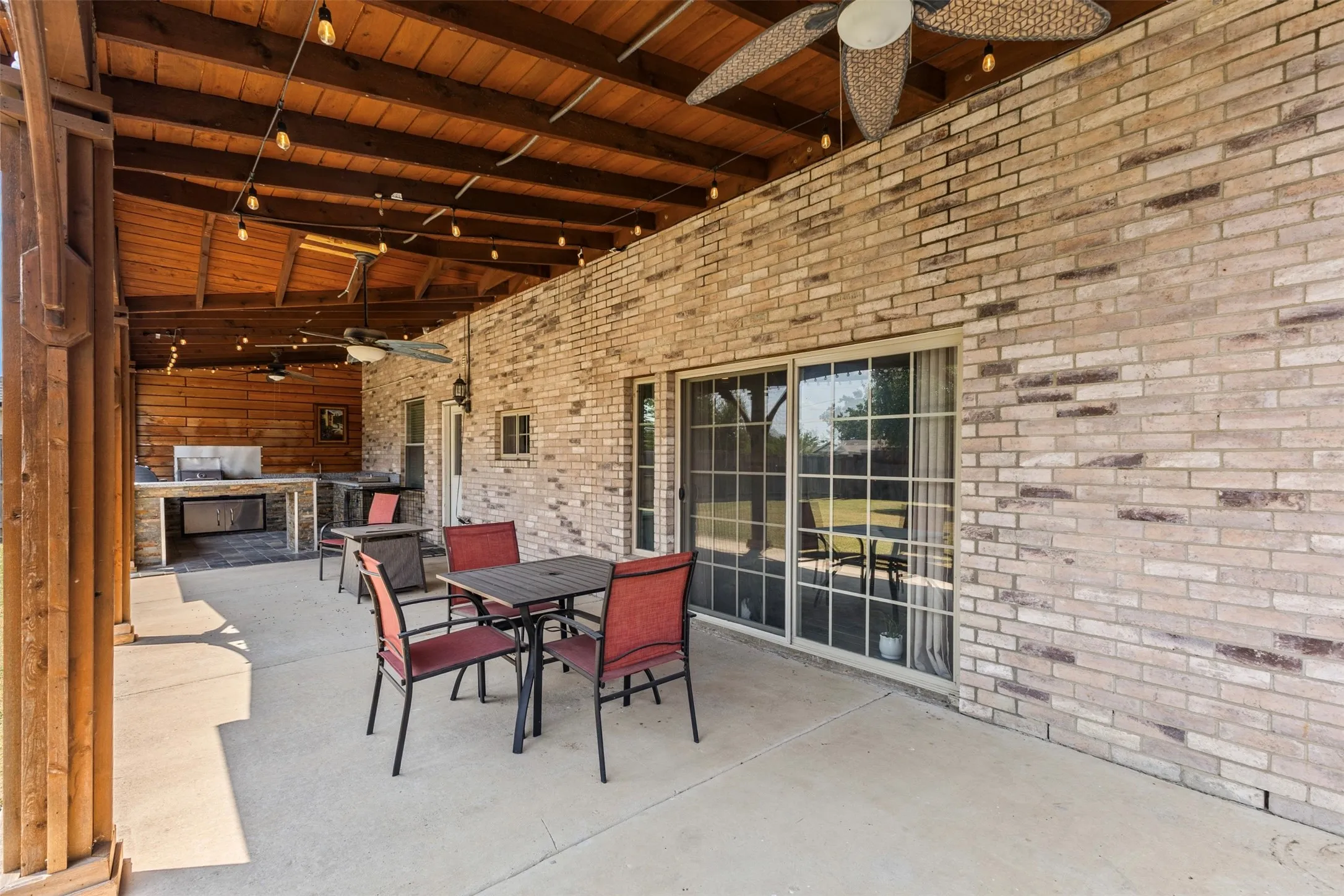 Single Family Residence For Sale in Collin County , 2924 Jamestown Drive, Wylie, Texas 75098, 4 Bedroom, 3 Bathroom, 2 Garage spaces, 2,785 Sqft, built in 2003, mls#21340858, Real Estate Agent in Wylie, Homes For Sale in Collin county, Homes For Sale in Wylie, Realtor in Wylie Texas, Real Estate Brokerage Independent Realty Texas, Luminita Cordes Realtor