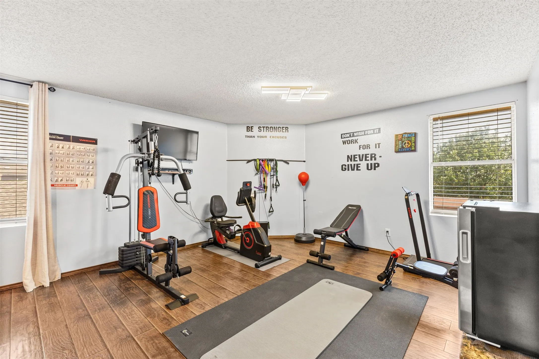 Single Family Residence For Sale in Collin County , 2924 Jamestown Drive, Wylie, Texas 75098, 4 Bedroom, 3 Bathroom, 2 Garage spaces, 2,785 Sqft, built in 2003, mls#21340858, Real Estate Agent in Wylie, Homes For Sale in Collin county, Homes For Sale in Wylie, Realtor in Wylie Texas, Real Estate Brokerage Independent Realty Texas, Luminita Cordes Realtor