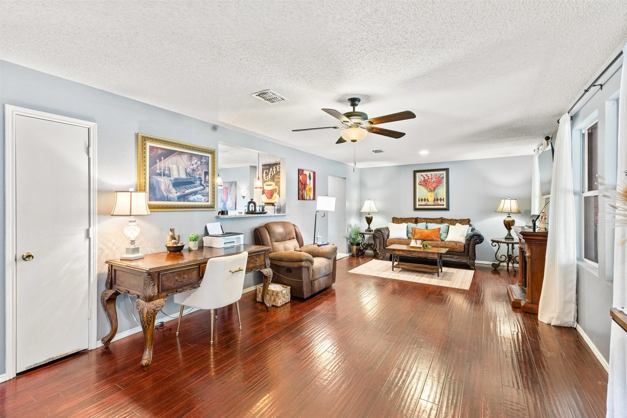Single Family Residence For Sale in Collin County , 2924 Jamestown Drive, Wylie, Texas 75098, 4 Bedroom, 3 Bathroom, 2 Garage spaces, 2,785 Sqft, built in 2003, mls#21340858, Real Estate Agent in Wylie, Homes For Sale in Collin county, Homes For Sale in Wylie, Realtor in Wylie Texas, Real Estate Brokerage Independent Realty Texas, Luminita Cordes Realtor