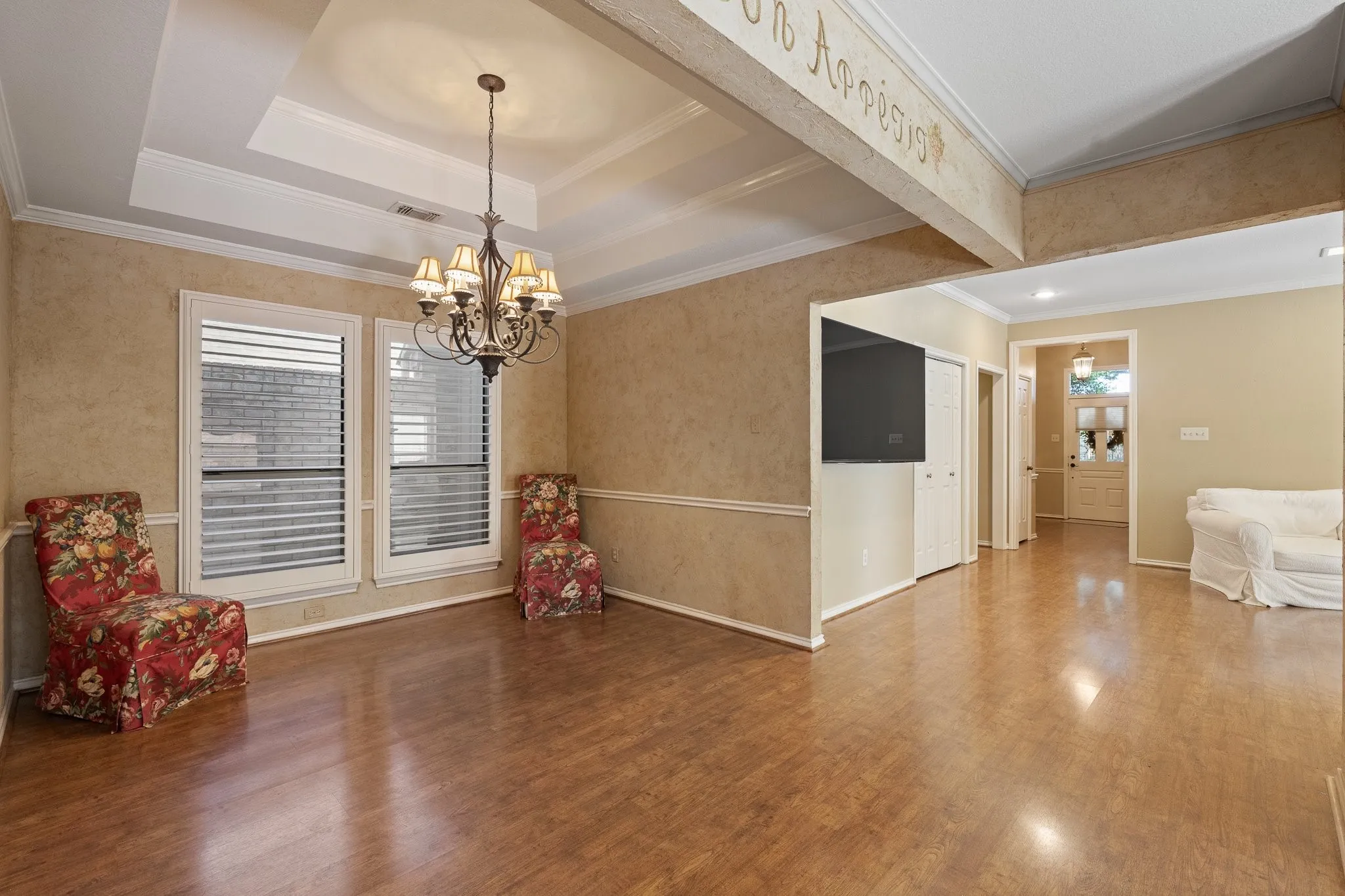 Single Family Residence For Sale in Tarrant County , 1208 Oriental Avenue, Arlington, Texas 76011, 3 Bedroom, 2 Bathroom, 2 Garage spaces, 1,937 Sqft, built in 1986, mls#21335494, Real Estate Agent in Arlington, Homes For Sale in Tarrant county, Homes For Sale in Arlington, Realtor in Arlington Texas, Real Estate Brokerage Independent Realty Texas, Luminita Cordes Realtor