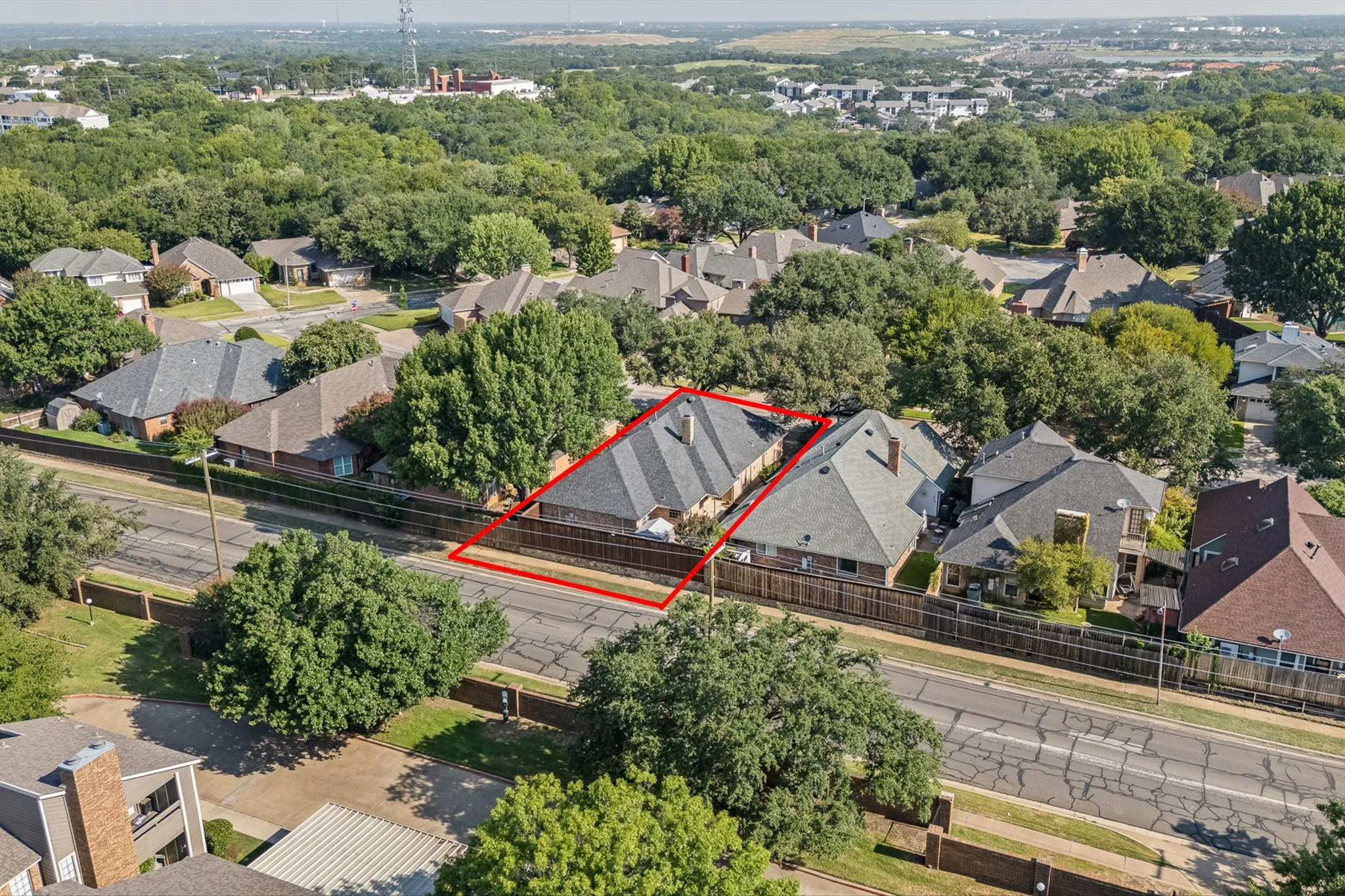 Single Family Residence For Sale in Tarrant County , 1208 Oriental Avenue, Arlington, Texas 76011, 3 Bedroom, 2 Bathroom, 2 Garage spaces, 1,937 Sqft, built in 1986, mls#21335494, Real Estate Agent in Arlington, Homes For Sale in Tarrant county, Homes For Sale in Arlington, Realtor in Arlington Texas, Real Estate Brokerage Independent Realty Texas, Luminita Cordes Realtor