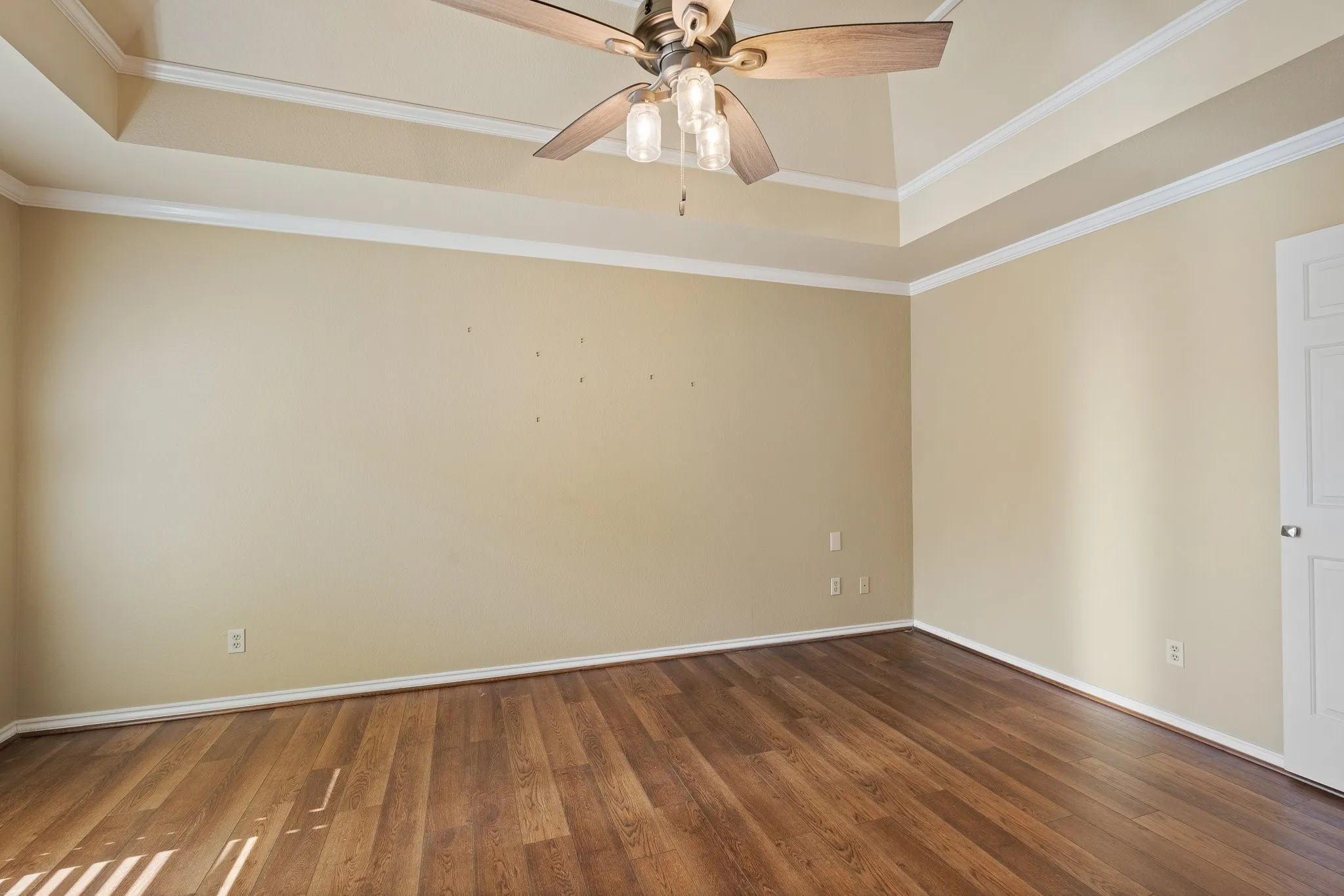 Single Family Residence For Sale in Tarrant County , 1208 Oriental Avenue, Arlington, Texas 76011, 3 Bedroom, 2 Bathroom, 2 Garage spaces, 1,937 Sqft, built in 1986, mls#21335494, Real Estate Agent in Arlington, Homes For Sale in Tarrant county, Homes For Sale in Arlington, Realtor in Arlington Texas, Real Estate Brokerage Independent Realty Texas, Luminita Cordes Realtor