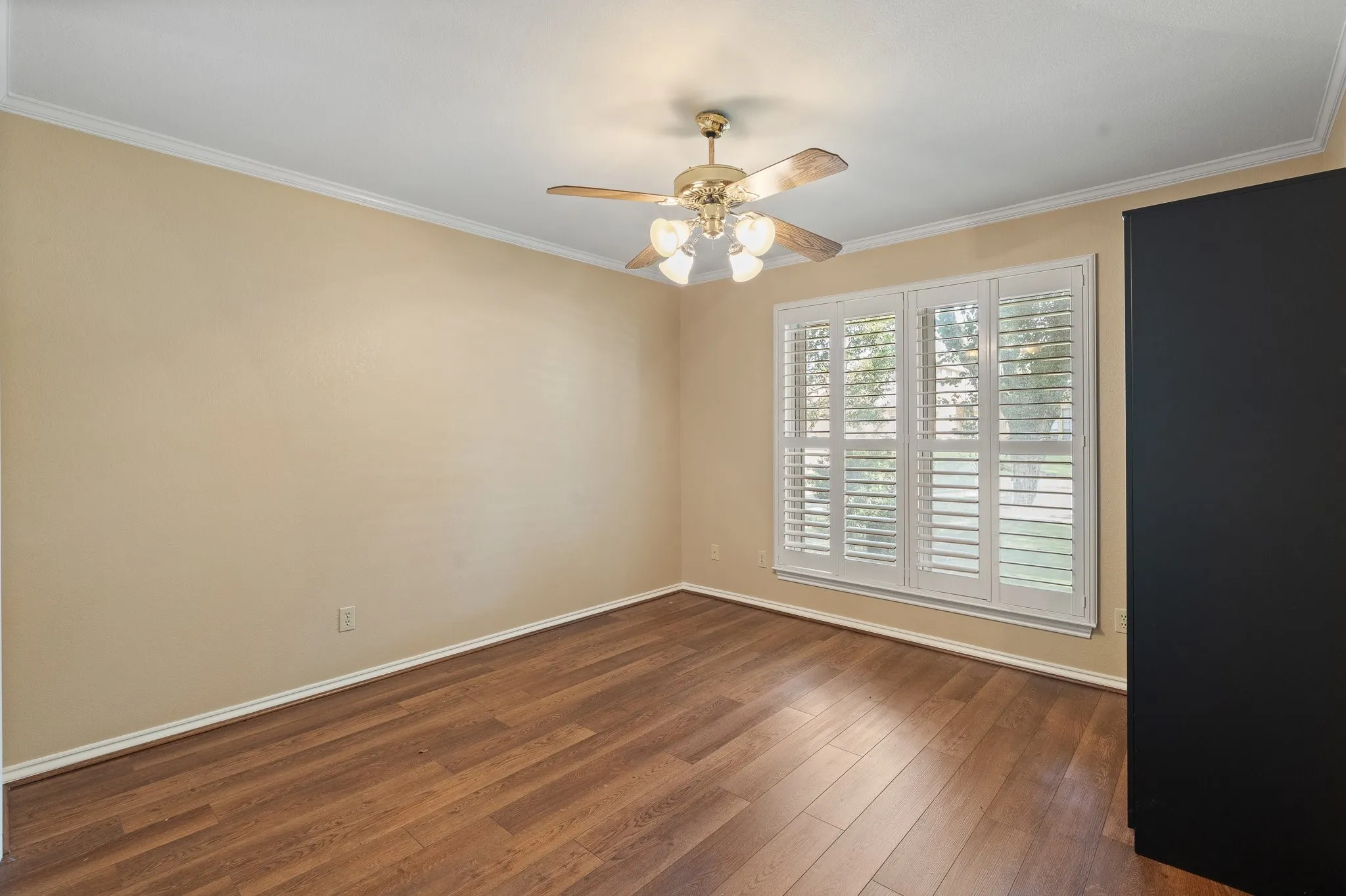 Single Family Residence For Sale in Tarrant County , 1208 Oriental Avenue, Arlington, Texas 76011, 3 Bedroom, 2 Bathroom, 2 Garage spaces, 1,937 Sqft, built in 1986, mls#21335494, Real Estate Agent in Arlington, Homes For Sale in Tarrant county, Homes For Sale in Arlington, Realtor in Arlington Texas, Real Estate Brokerage Independent Realty Texas, Luminita Cordes Realtor