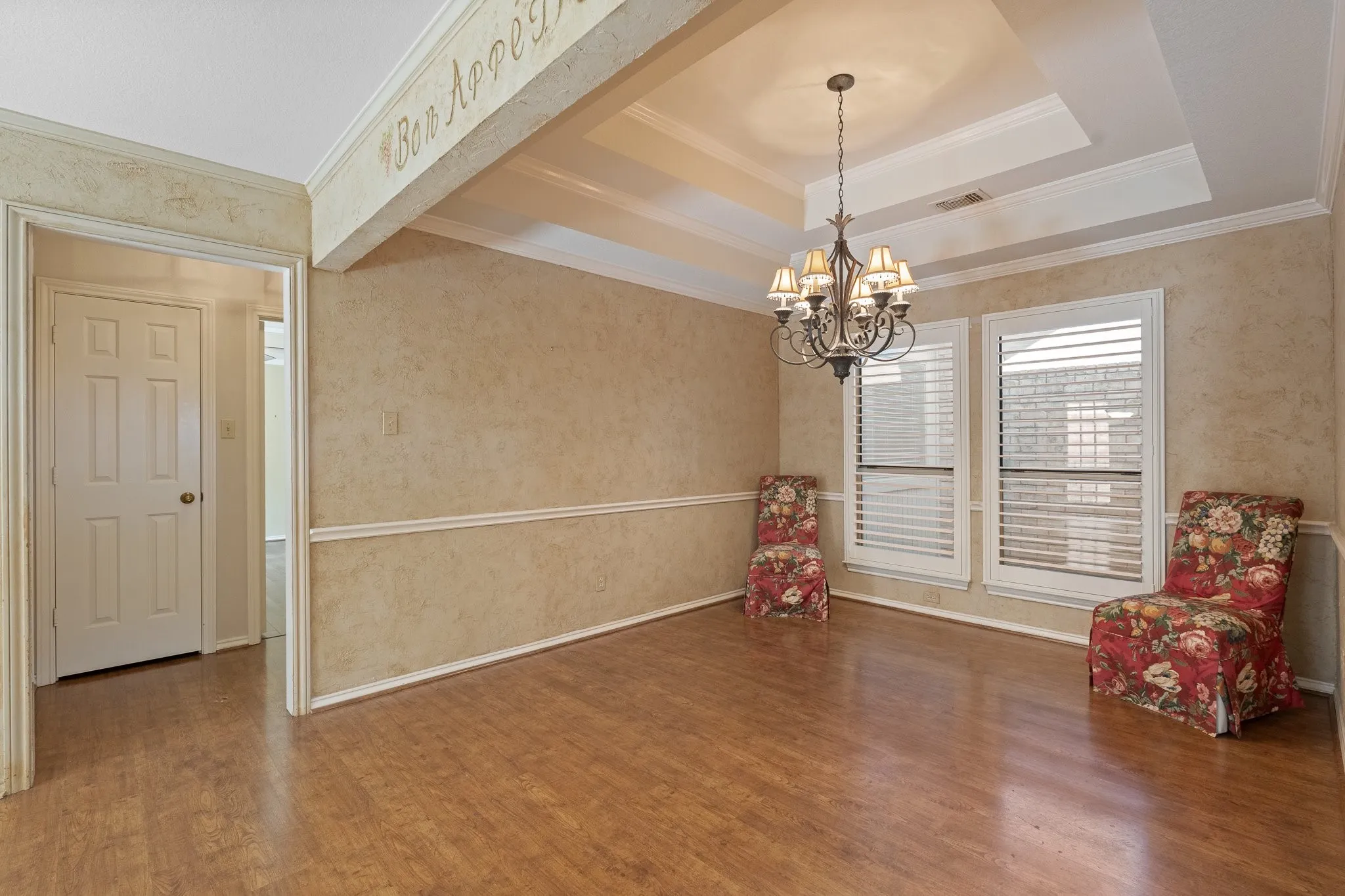 Single Family Residence For Sale in Tarrant County , 1208 Oriental Avenue, Arlington, Texas 76011, 3 Bedroom, 2 Bathroom, 2 Garage spaces, 1,937 Sqft, built in 1986, mls#21335494, Real Estate Agent in Arlington, Homes For Sale in Tarrant county, Homes For Sale in Arlington, Realtor in Arlington Texas, Real Estate Brokerage Independent Realty Texas, Luminita Cordes Realtor