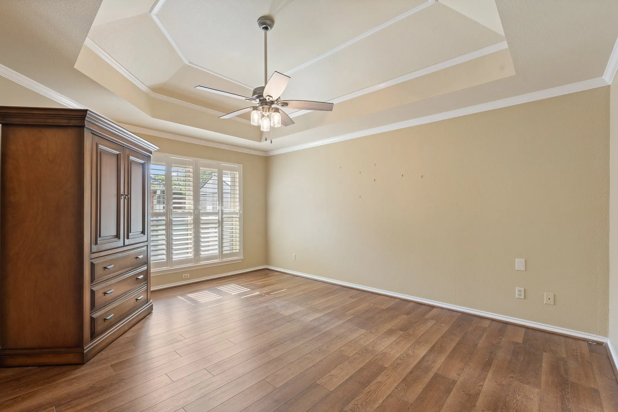 Single Family Residence For Sale in Tarrant County , 1208 Oriental Avenue, Arlington, Texas 76011, 3 Bedroom, 2 Bathroom, 2 Garage spaces, 1,937 Sqft, built in 1986, mls#21335494, Real Estate Agent in Arlington, Homes For Sale in Tarrant county, Homes For Sale in Arlington, Realtor in Arlington Texas, Real Estate Brokerage Independent Realty Texas, Luminita Cordes Realtor