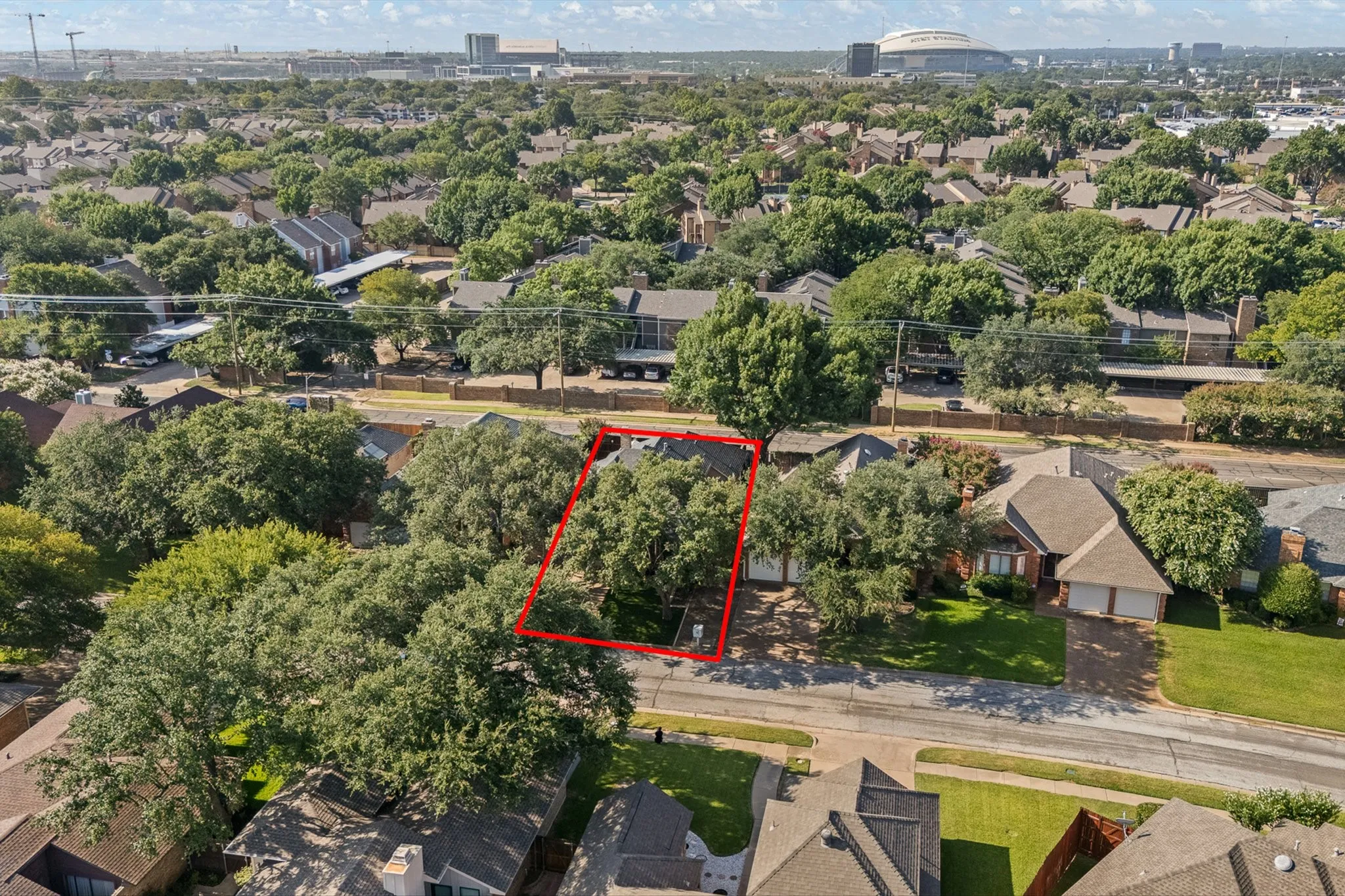 Single Family Residence For Sale in Tarrant County , 1208 Oriental Avenue, Arlington, Texas 76011, 3 Bedroom, 2 Bathroom, 2 Garage spaces, 1,937 Sqft, built in 1986, mls#21335494, Real Estate Agent in Arlington, Homes For Sale in Tarrant county, Homes For Sale in Arlington, Realtor in Arlington Texas, Real Estate Brokerage Independent Realty Texas, Luminita Cordes Realtor