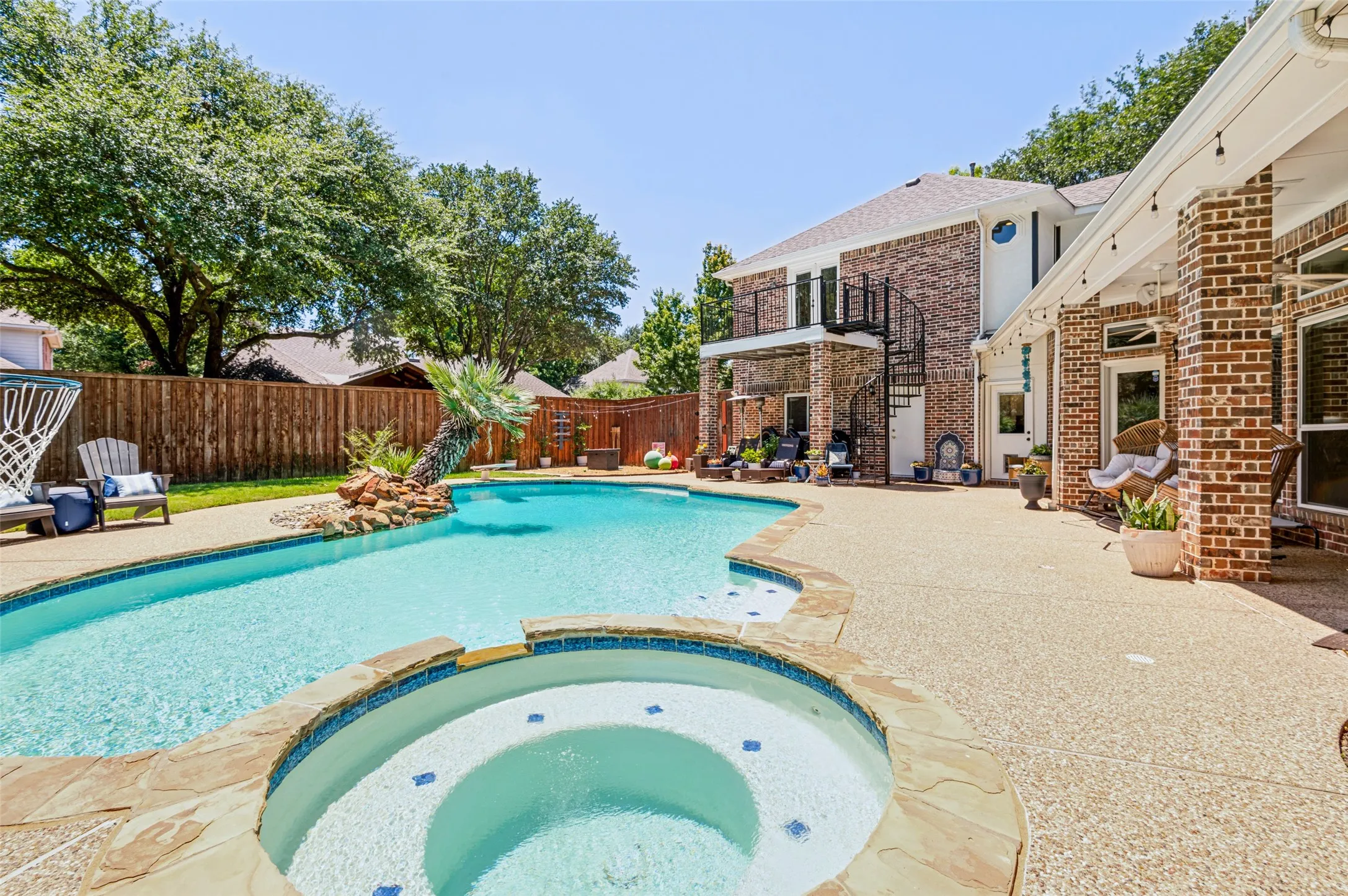 Single Family Residence For Sale in Dallas County , 261 Candlelight Cove, Coppell, Texas 75019, 6 Bedroom, 6 Bathroom, 3 Garage spaces, 5,091 Sqft, built in 1994, mls#21342193, Real Estate Agent in Coppell, Homes For Sale in Dallas county, Homes For Sale in Coppell, Realtor in Coppell Texas, Real Estate Brokerage Independent Realty Texas, Luminita Cordes Realtor