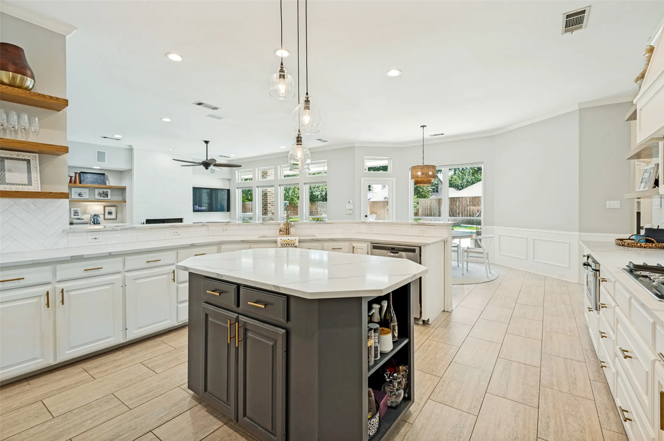 Single Family Residence For Sale in Dallas County , 261 Candlelight Cove, Coppell, Texas 75019, 6 Bedroom, 6 Bathroom, 3 Garage spaces, 5,091 Sqft, built in 1994, mls#21342193, Real Estate Agent in Coppell, Homes For Sale in Dallas county, Homes For Sale in Coppell, Realtor in Coppell Texas, Real Estate Brokerage Independent Realty Texas, Luminita Cordes Realtor