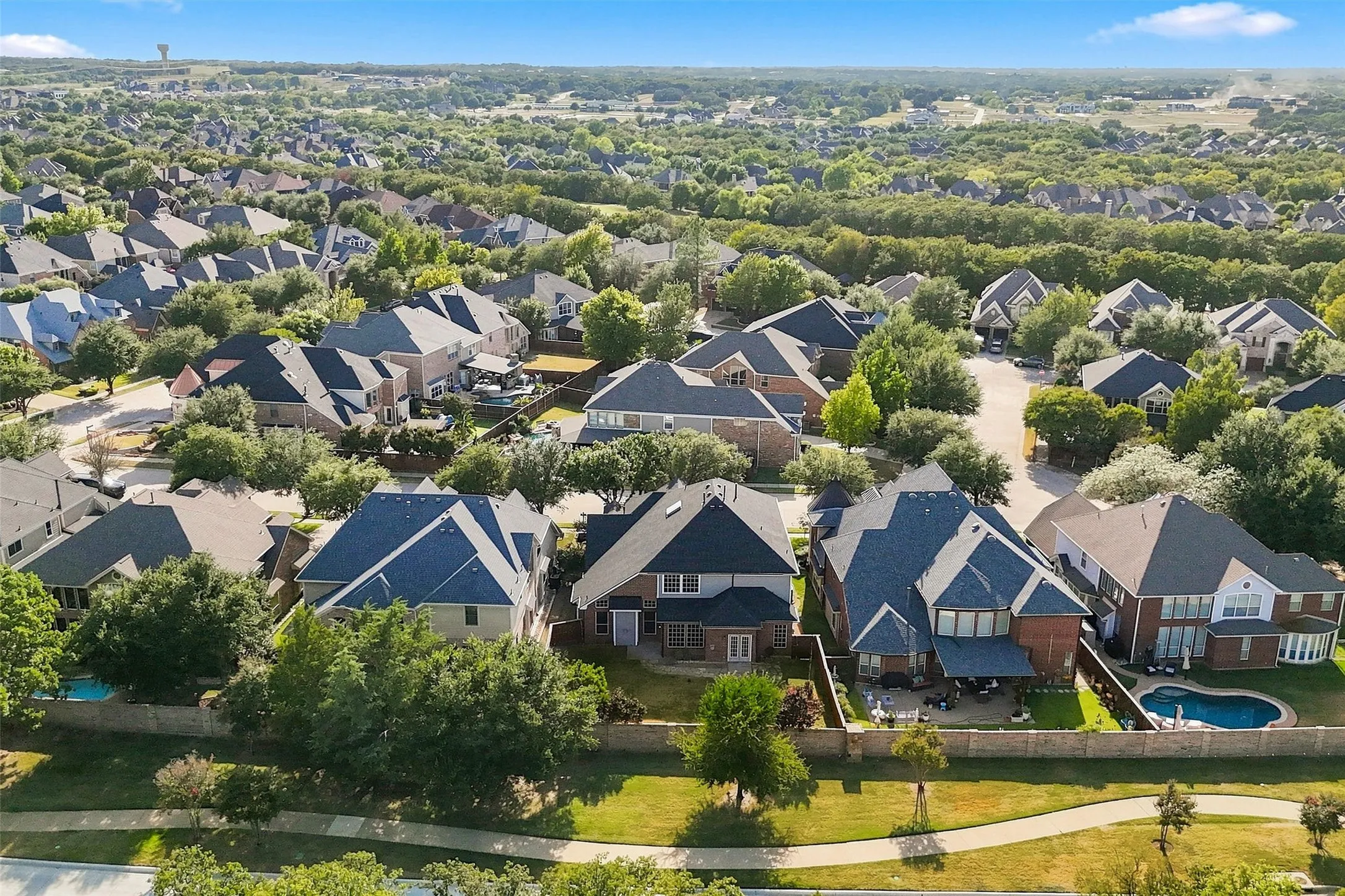 Single Family Residence For Sale in Denton County , 8912 Wyatt Circle, Lantana, Texas 76226, 5 Bedroom, 4 Bathroom, 2 Garage spaces, 3,688 Sqft, built in 2004, mls#21332567, Real Estate Agent in Lantana, Homes For Sale in Denton county, Homes For Sale in Lantana, Realtor in Lantana Texas, Real Estate Brokerage Independent Realty Texas, Luminita Cordes Realtor