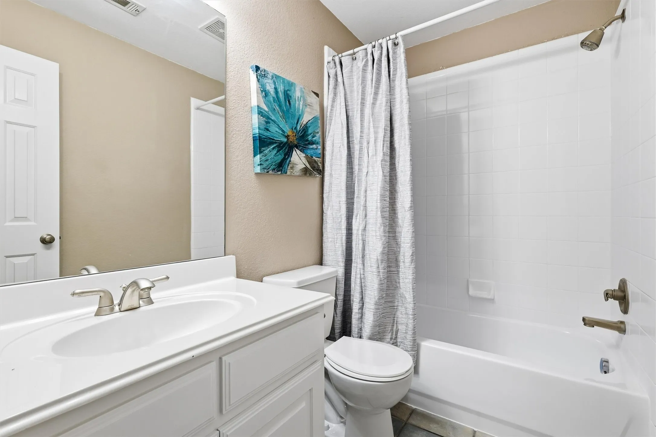 Single Family Residence For Sale in Denton County , 8912 Wyatt Circle, Lantana, Texas 76226, 5 Bedroom, 4 Bathroom, 2 Garage spaces, 3,688 Sqft, built in 2004, mls#21332567, Real Estate Agent in Lantana, Homes For Sale in Denton county, Homes For Sale in Lantana, Realtor in Lantana Texas, Real Estate Brokerage Independent Realty Texas, Luminita Cordes Realtor