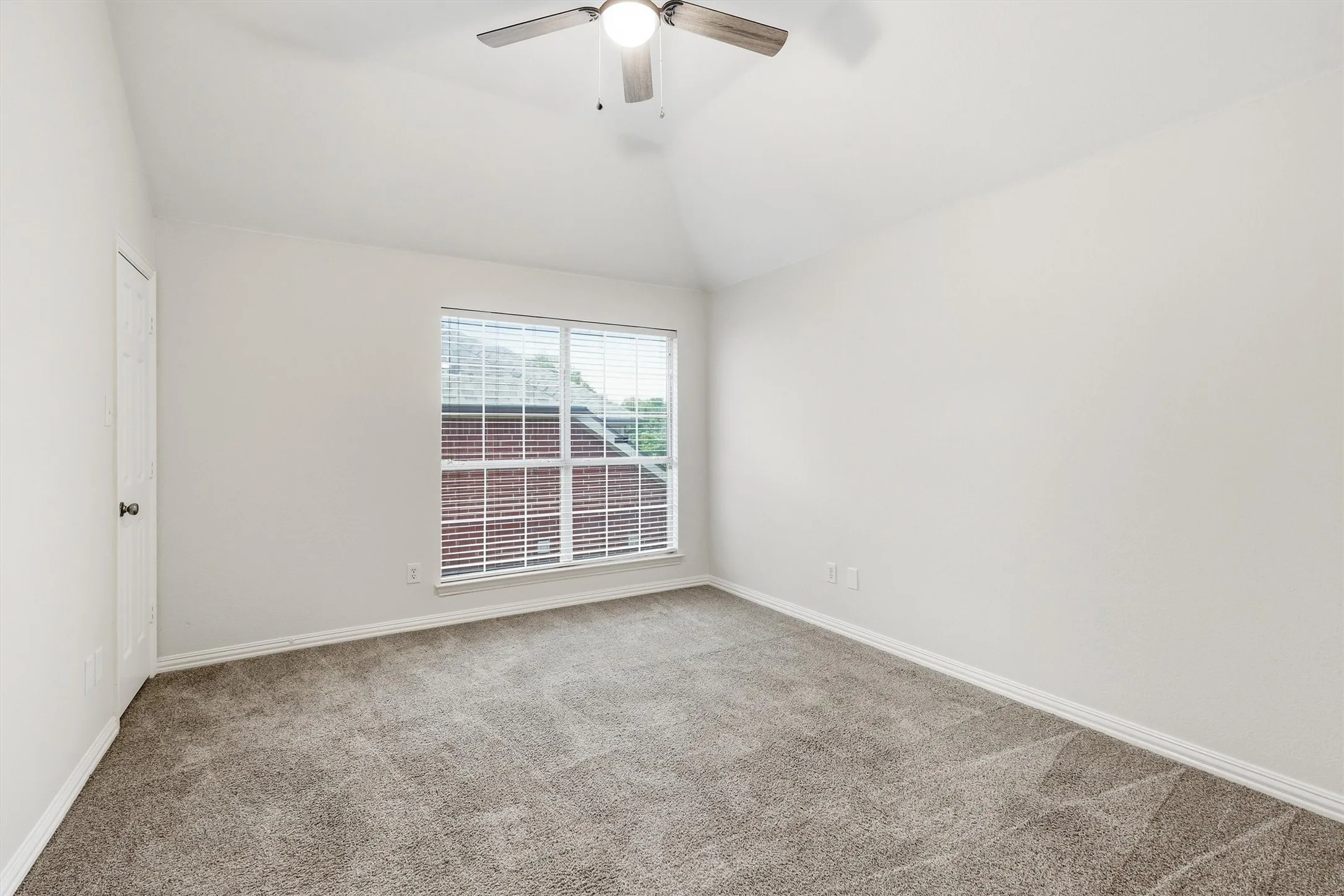 Single Family Residence For Sale in Denton County , 8912 Wyatt Circle, Lantana, Texas 76226, 5 Bedroom, 4 Bathroom, 2 Garage spaces, 3,688 Sqft, built in 2004, mls#21332567, Real Estate Agent in Lantana, Homes For Sale in Denton county, Homes For Sale in Lantana, Realtor in Lantana Texas, Real Estate Brokerage Independent Realty Texas, Luminita Cordes Realtor