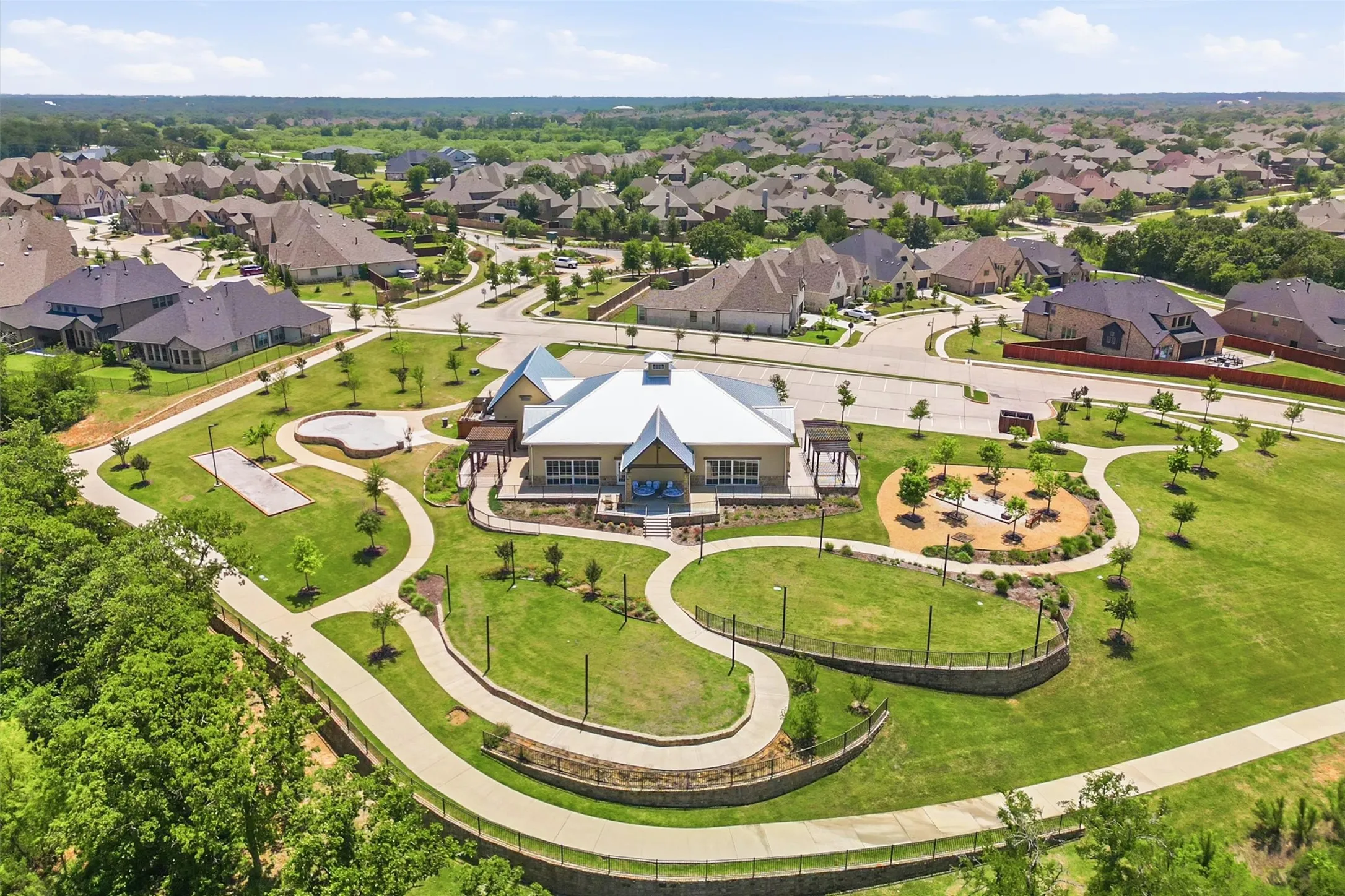 Single Family Residence For Sale in Denton County , 8912 Wyatt Circle, Lantana, Texas 76226, 5 Bedroom, 4 Bathroom, 2 Garage spaces, 3,688 Sqft, built in 2004, mls#21332567, Real Estate Agent in Lantana, Homes For Sale in Denton county, Homes For Sale in Lantana, Realtor in Lantana Texas, Real Estate Brokerage Independent Realty Texas, Luminita Cordes Realtor