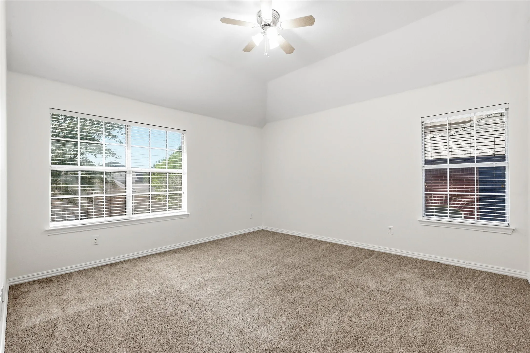 Single Family Residence For Sale in Denton County , 8912 Wyatt Circle, Lantana, Texas 76226, 5 Bedroom, 4 Bathroom, 2 Garage spaces, 3,688 Sqft, built in 2004, mls#21332567, Real Estate Agent in Lantana, Homes For Sale in Denton county, Homes For Sale in Lantana, Realtor in Lantana Texas, Real Estate Brokerage Independent Realty Texas, Luminita Cordes Realtor