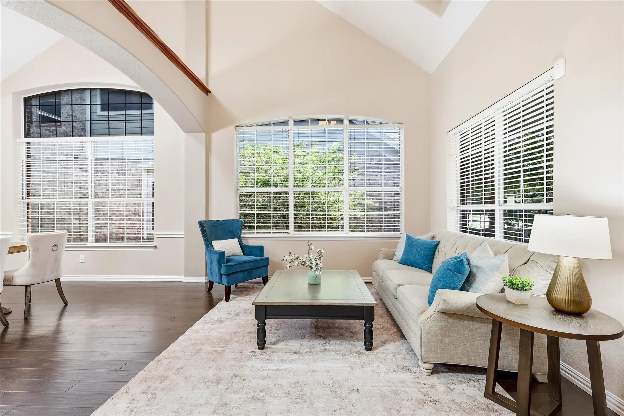 Single Family Residence For Sale in Denton County , 8912 Wyatt Circle, Lantana, Texas 76226, 5 Bedroom, 4 Bathroom, 2 Garage spaces, 3,688 Sqft, built in 2004, mls#21332567, Real Estate Agent in Lantana, Homes For Sale in Denton county, Homes For Sale in Lantana, Realtor in Lantana Texas, Real Estate Brokerage Independent Realty Texas, Luminita Cordes Realtor