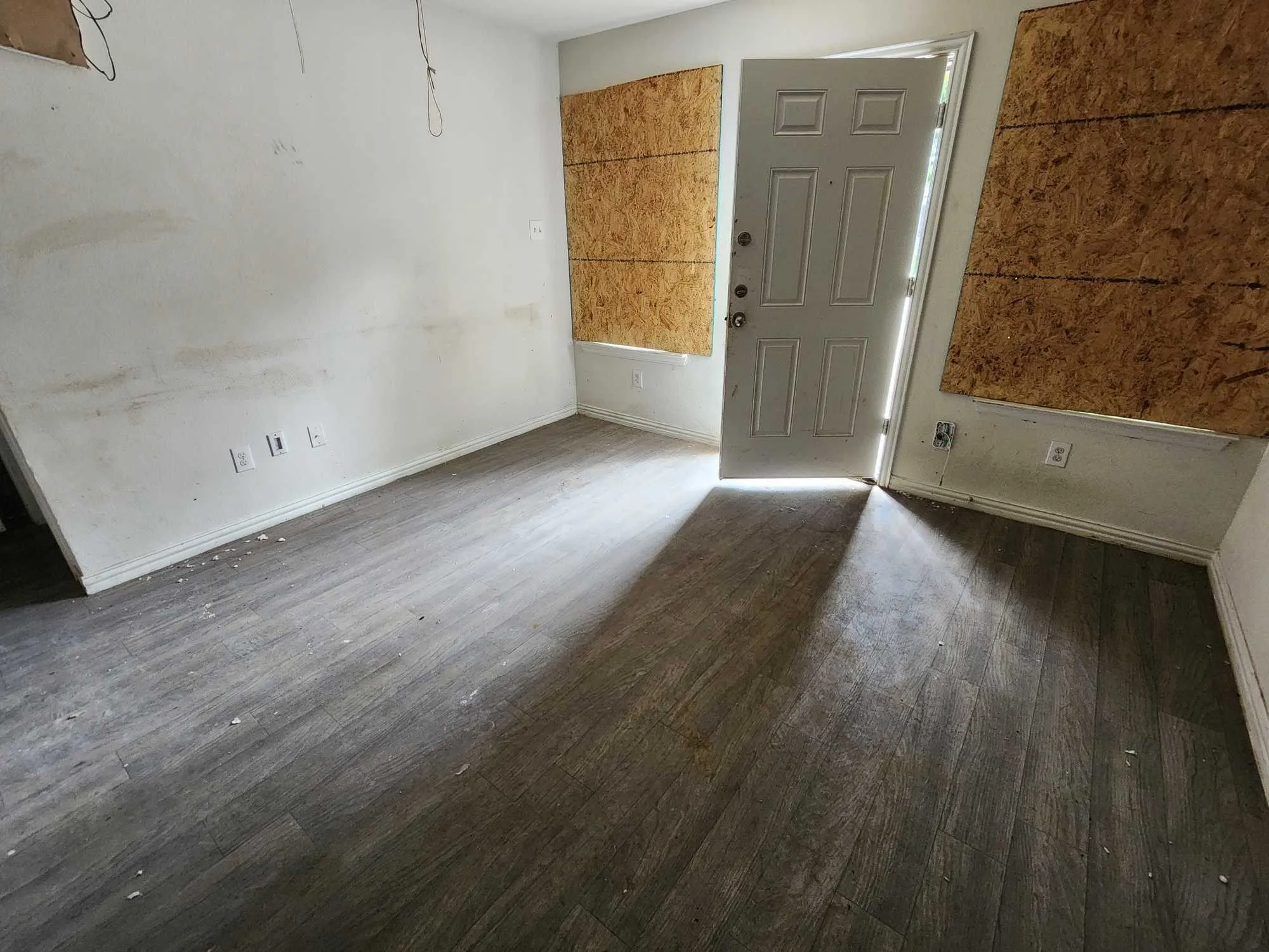 Entry, living