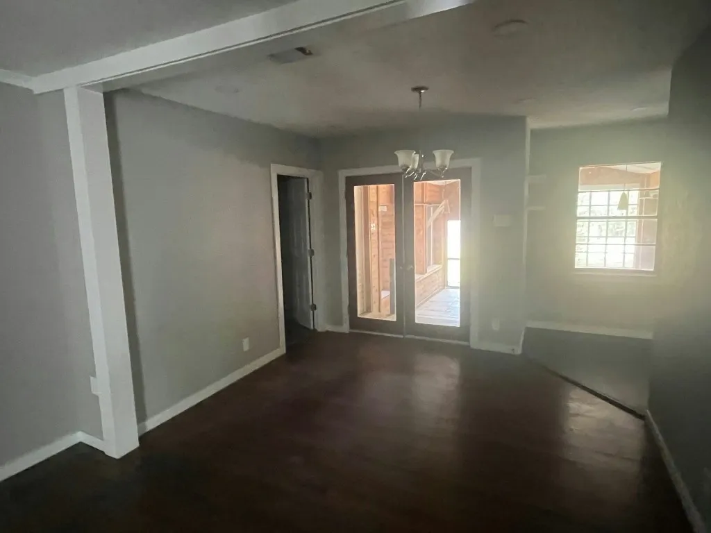 Single Family Residence For Sale in Dallas County , 3250 Highland Woods Circle, Dallas, Texas 75241, 3 Bedroom, 2 Bathroom, 1 Garage spaces, 1,123 Sqft, built in 1963, mls#21342249, Real Estate Agent in Dallas, Homes For Sale in Dallas county, Homes For Sale in Dallas, Realtor in Dallas Texas, Real Estate Brokerage Independent Realty Texas, Luminita Cordes Realtor
