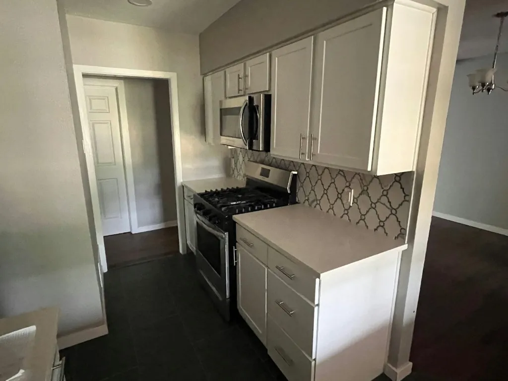 Single Family Residence For Sale in Dallas County , 3250 Highland Woods Circle, Dallas, Texas 75241, 3 Bedroom, 2 Bathroom, 1 Garage spaces, 1,123 Sqft, built in 1963, mls#21342249, Real Estate Agent in Dallas, Homes For Sale in Dallas county, Homes For Sale in Dallas, Realtor in Dallas Texas, Real Estate Brokerage Independent Realty Texas, Luminita Cordes Realtor