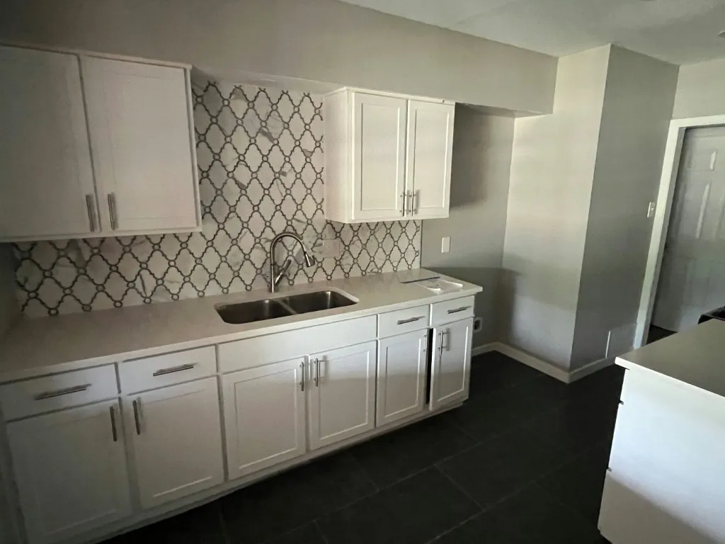Single Family Residence For Sale in Dallas County , 3250 Highland Woods Circle, Dallas, Texas 75241, 3 Bedroom, 2 Bathroom, 1 Garage spaces, 1,123 Sqft, built in 1963, mls#21342249, Real Estate Agent in Dallas, Homes For Sale in Dallas county, Homes For Sale in Dallas, Realtor in Dallas Texas, Real Estate Brokerage Independent Realty Texas, Luminita Cordes Realtor