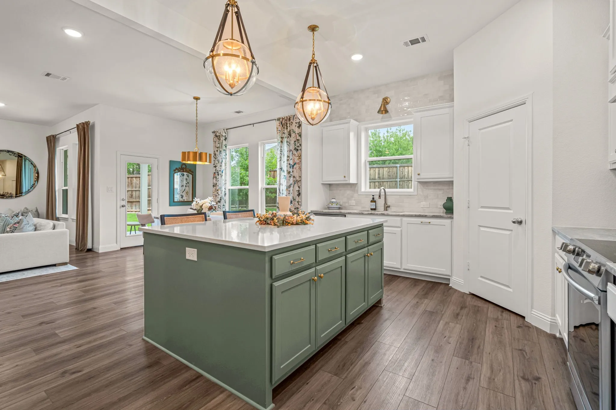 Single Family Residence For Sale in Tarrant County , 602 Sterling Drive, Benbrook, Texas 76126, 4 Bedroom, 3 Bathroom, 2 Garage spaces, 2,713 Sqft, built in 2023, mls#21339787, Real Estate Agent in Benbrook, Homes For Sale in Tarrant county, Homes For Sale in Benbrook, Realtor in Benbrook Texas, Real Estate Brokerage Independent Realty Texas, Luminita Cordes Realtor