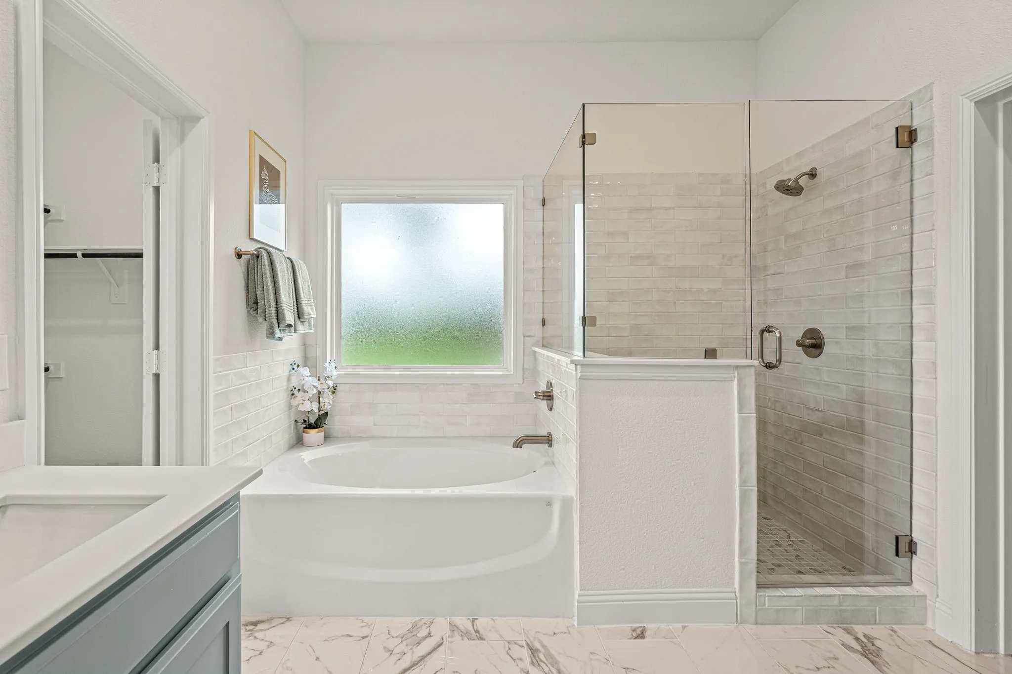 Single Family Residence For Sale in Tarrant County , 602 Sterling Drive, Benbrook, Texas 76126, 4 Bedroom, 3 Bathroom, 2 Garage spaces, 2,713 Sqft, built in 2023, mls#21339787, Real Estate Agent in Benbrook, Homes For Sale in Tarrant county, Homes For Sale in Benbrook, Realtor in Benbrook Texas, Real Estate Brokerage Independent Realty Texas, Luminita Cordes Realtor