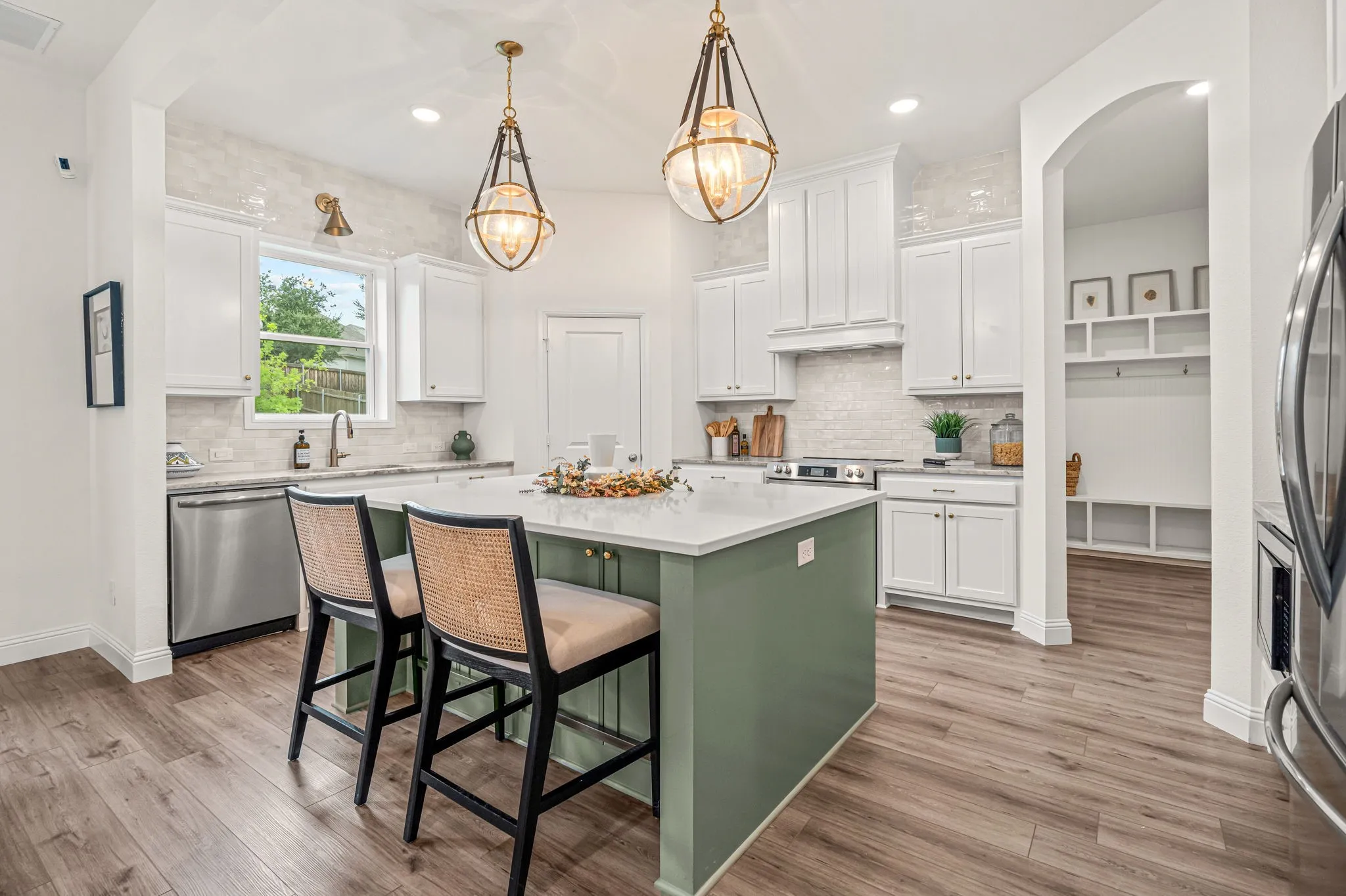 Single Family Residence For Sale in Tarrant County , 602 Sterling Drive, Benbrook, Texas 76126, 4 Bedroom, 3 Bathroom, 2 Garage spaces, 2,713 Sqft, built in 2023, mls#21339787, Real Estate Agent in Benbrook, Homes For Sale in Tarrant county, Homes For Sale in Benbrook, Realtor in Benbrook Texas, Real Estate Brokerage Independent Realty Texas, Luminita Cordes Realtor