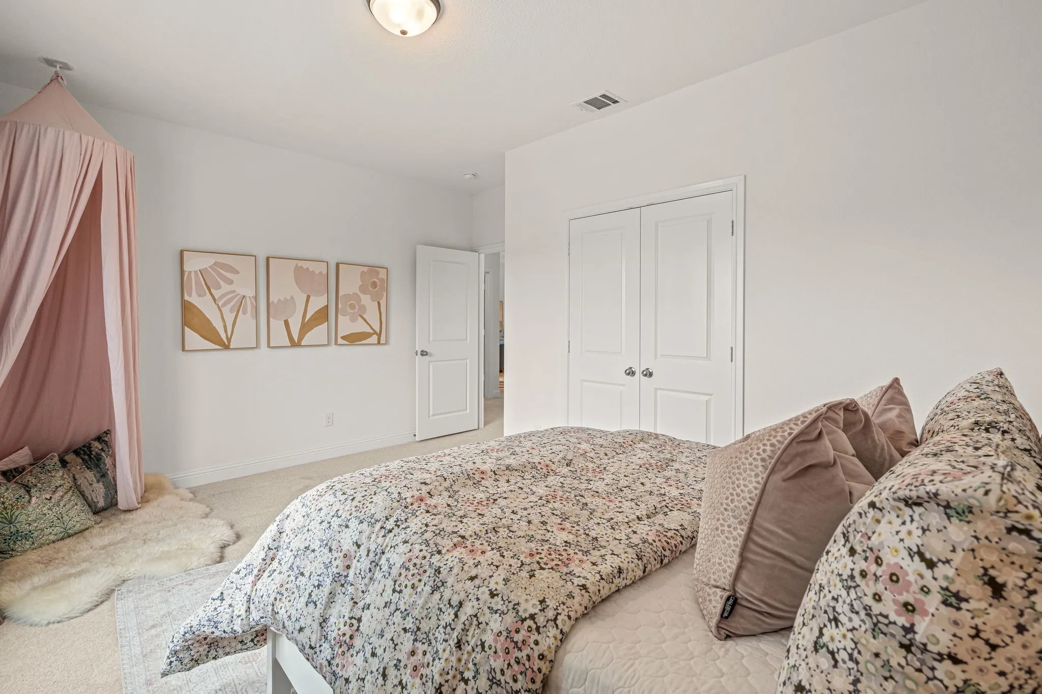 Single Family Residence For Sale in Tarrant County , 602 Sterling Drive, Benbrook, Texas 76126, 4 Bedroom, 3 Bathroom, 2 Garage spaces, 2,713 Sqft, built in 2023, mls#21339787, Real Estate Agent in Benbrook, Homes For Sale in Tarrant county, Homes For Sale in Benbrook, Realtor in Benbrook Texas, Real Estate Brokerage Independent Realty Texas, Luminita Cordes Realtor