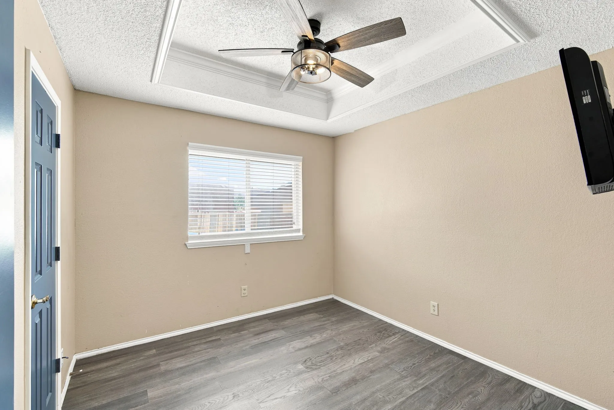 Single Family Residence For Sale in Dallas County , 1121 The Meadows Parkway, De Soto, Texas 75115, 3 Bedroom, 2 Bathroom, 2 Garage spaces, 2,122 Sqft, built in 1987, mls#21342109, Real Estate Agent in De Soto, Homes For Sale in Dallas county, Homes For Sale in De Soto, Realtor in De Soto Texas, Real Estate Brokerage Independent Realty Texas, Luminita Cordes Realtor