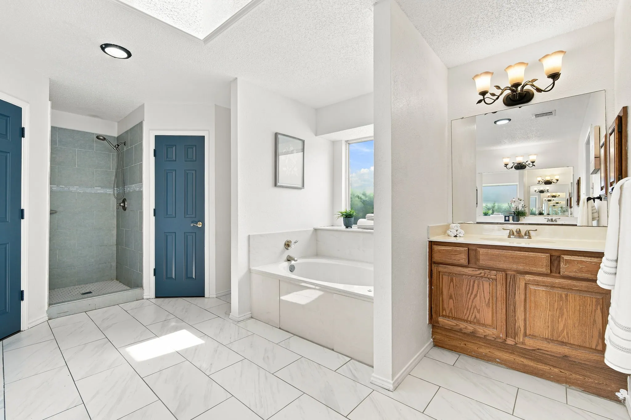 Single Family Residence For Sale in Dallas County , 1121 The Meadows Parkway, De Soto, Texas 75115, 3 Bedroom, 2 Bathroom, 2 Garage spaces, 2,122 Sqft, built in 1987, mls#21342109, Real Estate Agent in De Soto, Homes For Sale in Dallas county, Homes For Sale in De Soto, Realtor in De Soto Texas, Real Estate Brokerage Independent Realty Texas, Luminita Cordes Realtor