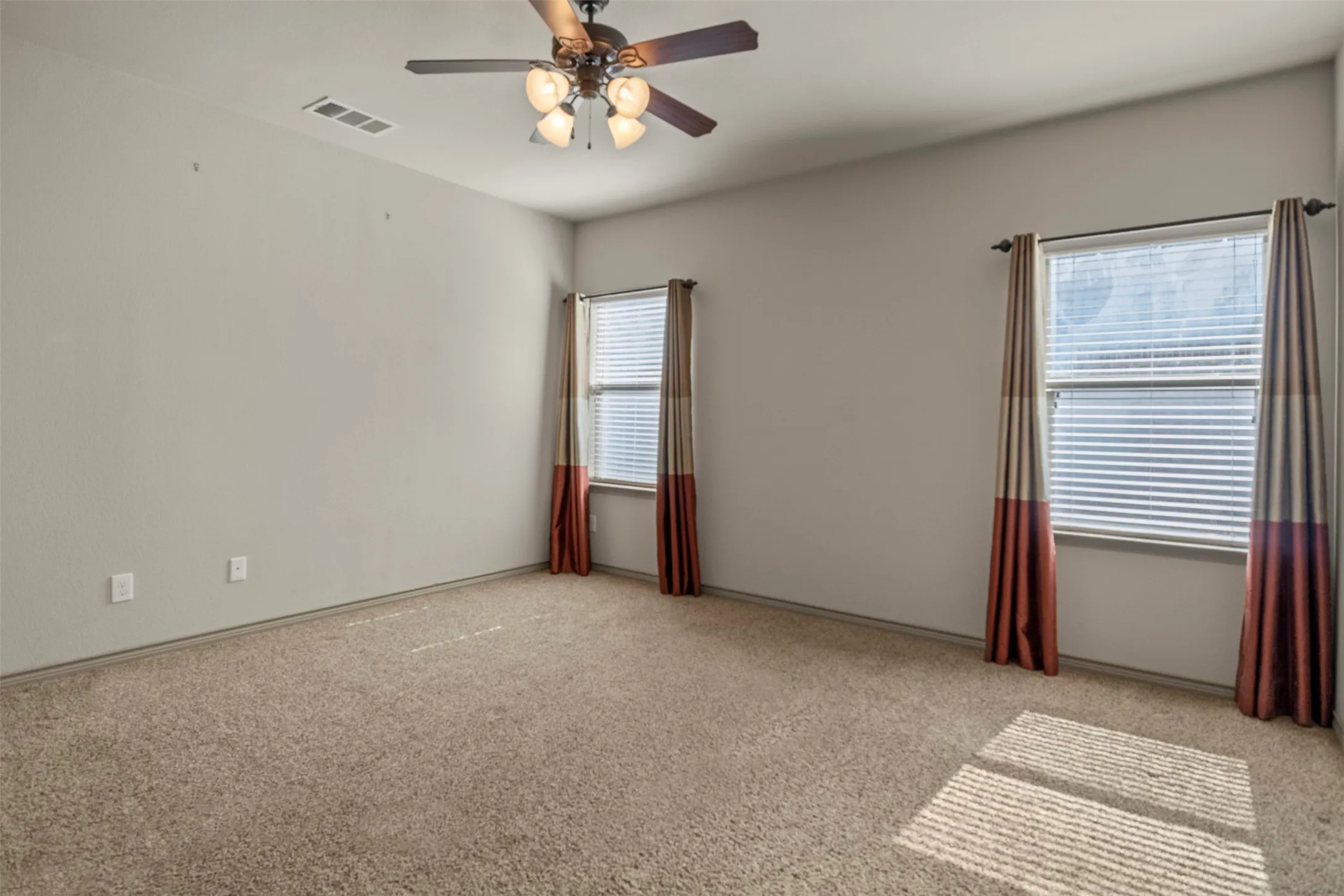 Townhouse For Sale in Collin County , 7922 Presley Avenue, Plano, Texas 75024, 3 Bedroom, 4 Bathroom, 2 Garage spaces, 1,993 Sqft, built in 2010, mls#21338202, Real Estate Agent in Plano, Homes For Sale in Collin county, Homes For Sale in Plano, Realtor in Plano Texas, Real Estate Brokerage Independent Realty Texas, Luminita Cordes Realtor
