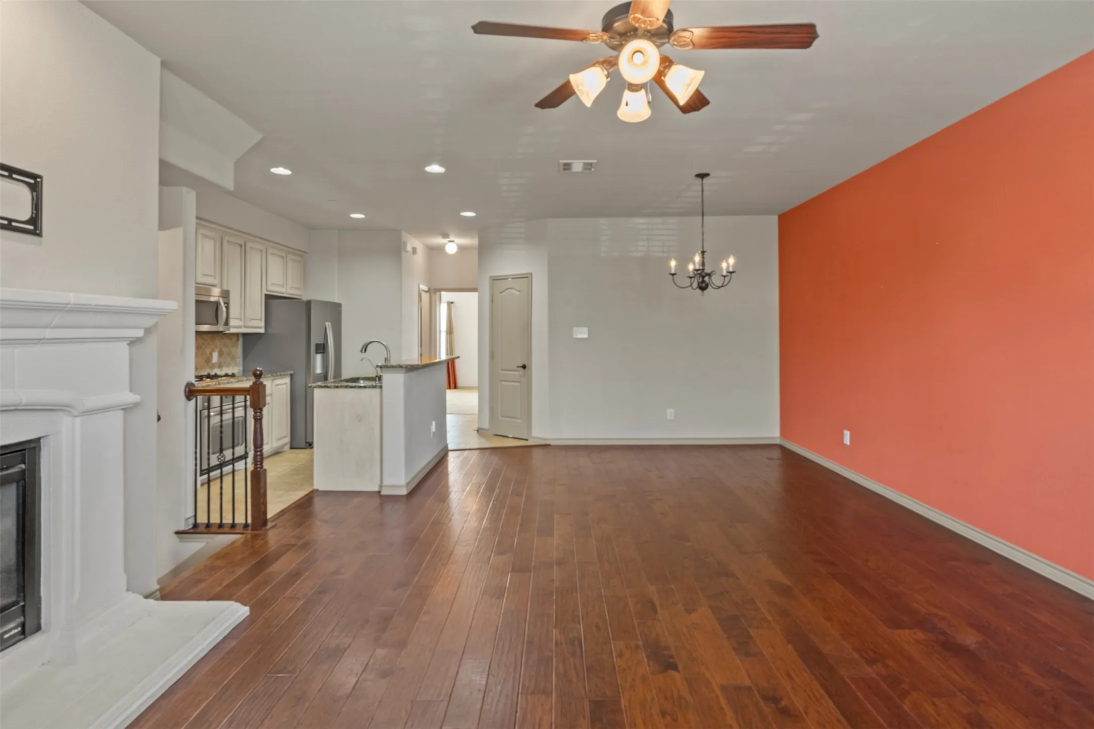 Townhouse For Sale in Collin County , 7922 Presley Avenue, Plano, Texas 75024, 3 Bedroom, 4 Bathroom, 2 Garage spaces, 1,993 Sqft, built in 2010, mls#21338202, Real Estate Agent in Plano, Homes For Sale in Collin county, Homes For Sale in Plano, Realtor in Plano Texas, Real Estate Brokerage Independent Realty Texas, Luminita Cordes Realtor