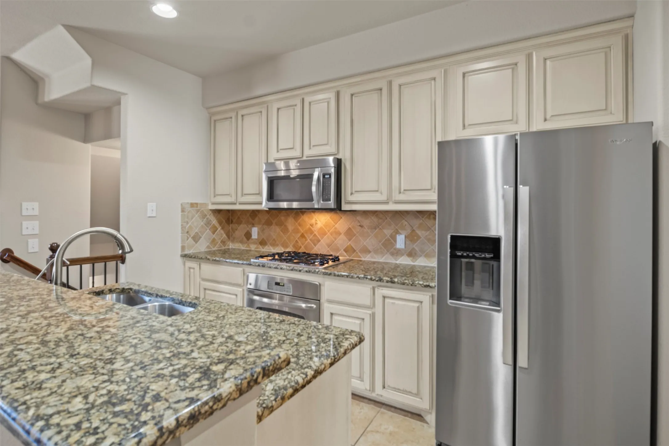 Townhouse For Sale in Collin County , 7922 Presley Avenue, Plano, Texas 75024, 3 Bedroom, 4 Bathroom, 2 Garage spaces, 1,993 Sqft, built in 2010, mls#21338202, Real Estate Agent in Plano, Homes For Sale in Collin county, Homes For Sale in Plano, Realtor in Plano Texas, Real Estate Brokerage Independent Realty Texas, Luminita Cordes Realtor