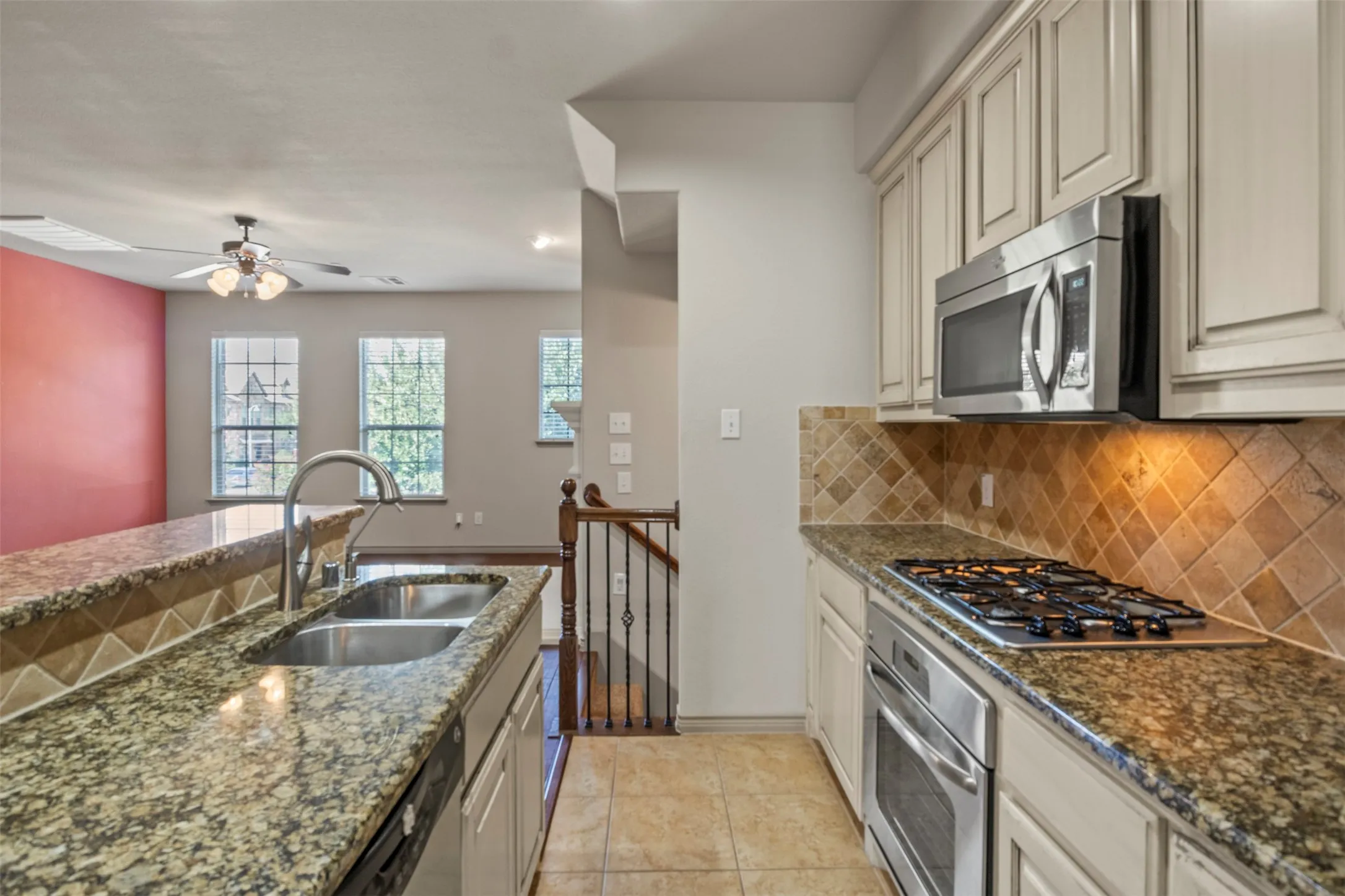Townhouse For Sale in Collin County , 7922 Presley Avenue, Plano, Texas 75024, 3 Bedroom, 4 Bathroom, 2 Garage spaces, 1,993 Sqft, built in 2010, mls#21338202, Real Estate Agent in Plano, Homes For Sale in Collin county, Homes For Sale in Plano, Realtor in Plano Texas, Real Estate Brokerage Independent Realty Texas, Luminita Cordes Realtor