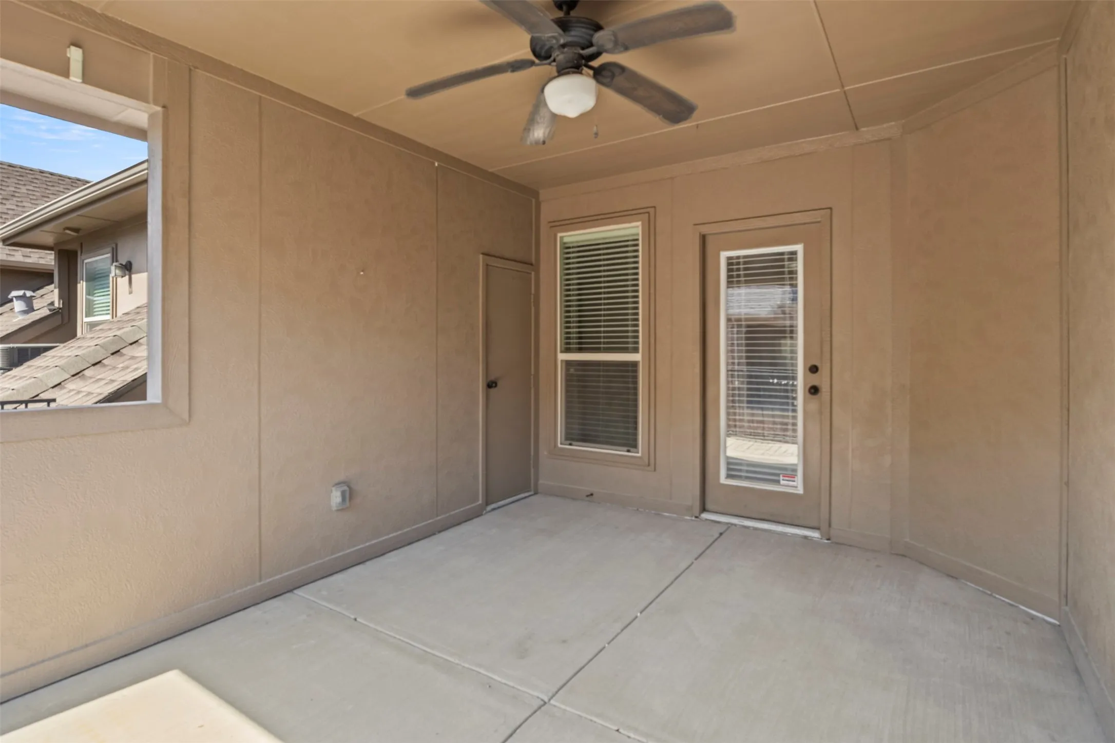Townhouse For Sale in Collin County , 7922 Presley Avenue, Plano, Texas 75024, 3 Bedroom, 4 Bathroom, 2 Garage spaces, 1,993 Sqft, built in 2010, mls#21338202, Real Estate Agent in Plano, Homes For Sale in Collin county, Homes For Sale in Plano, Realtor in Plano Texas, Real Estate Brokerage Independent Realty Texas, Luminita Cordes Realtor