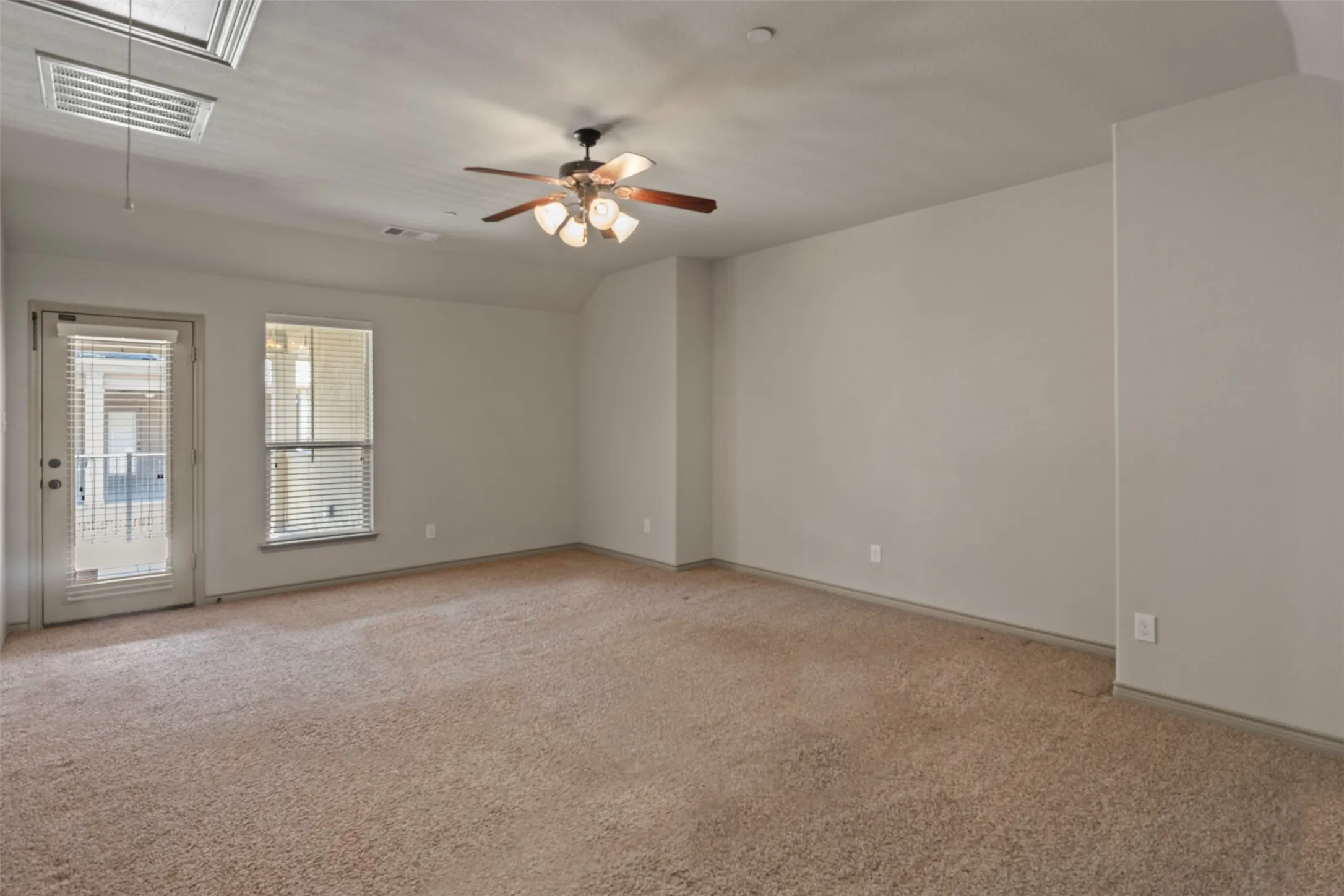Townhouse For Sale in Collin County , 7922 Presley Avenue, Plano, Texas 75024, 3 Bedroom, 4 Bathroom, 2 Garage spaces, 1,993 Sqft, built in 2010, mls#21338202, Real Estate Agent in Plano, Homes For Sale in Collin county, Homes For Sale in Plano, Realtor in Plano Texas, Real Estate Brokerage Independent Realty Texas, Luminita Cordes Realtor
