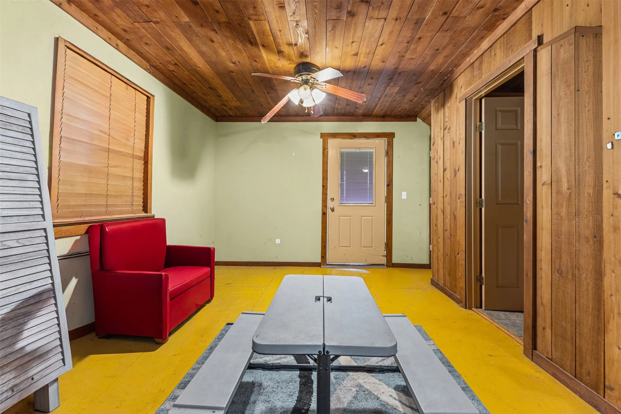 Single Family Residence For Sale in Navarro County , 1109 SE County Road 3300, Kerens, Texas 75144, 2 Bedroom, 2 Bathroom, 4 Garage spaces, 1,080 Sqft, built in 2006, mls#21340458, Real Estate Agent in Kerens, Homes For Sale in Navarro county, Homes For Sale in Kerens, Realtor in Kerens Texas, Real Estate Brokerage Independent Realty Texas, Luminita Cordes Realtor