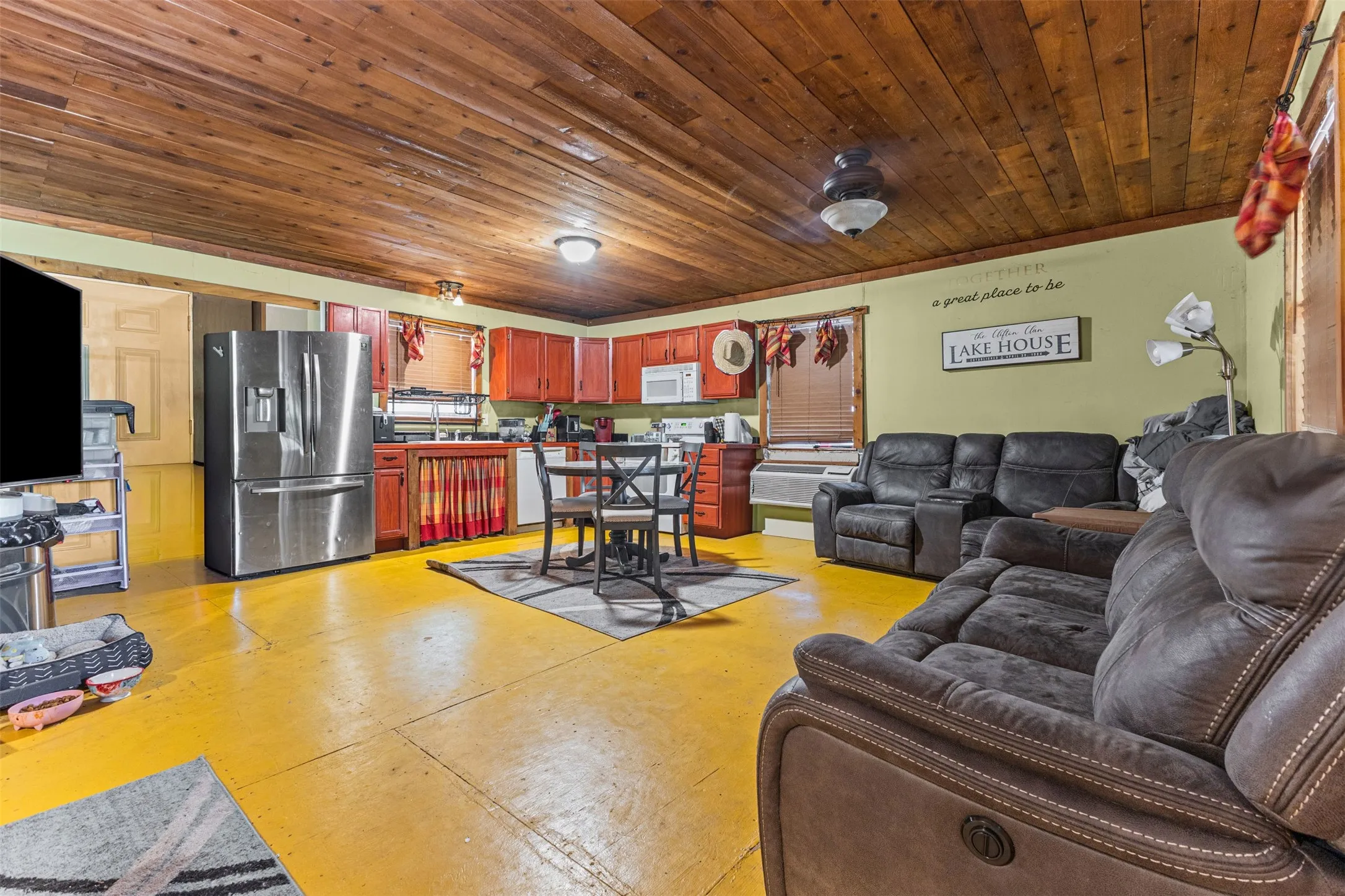 Single Family Residence For Sale in Navarro County , 1109 SE County Road 3300, Kerens, Texas 75144, 2 Bedroom, 2 Bathroom, 4 Garage spaces, 1,080 Sqft, built in 2006, mls#21340458, Real Estate Agent in Kerens, Homes For Sale in Navarro county, Homes For Sale in Kerens, Realtor in Kerens Texas, Real Estate Brokerage Independent Realty Texas, Luminita Cordes Realtor