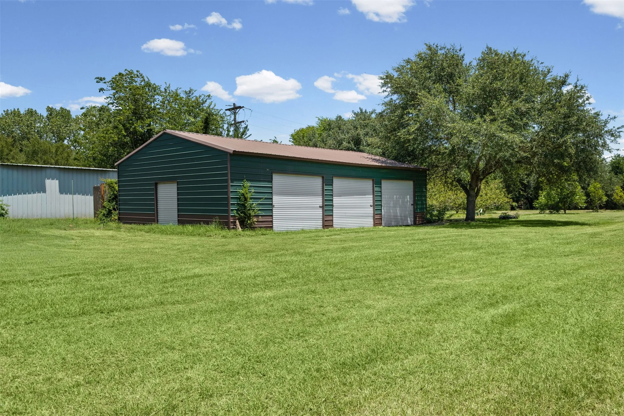 Single Family Residence For Sale in Navarro County , 1109 SE County Road 3300, Kerens, Texas 75144, 2 Bedroom, 2 Bathroom, 4 Garage spaces, 1,080 Sqft, built in 2006, mls#21340458, Real Estate Agent in Kerens, Homes For Sale in Navarro county, Homes For Sale in Kerens, Realtor in Kerens Texas, Real Estate Brokerage Independent Realty Texas, Luminita Cordes Realtor