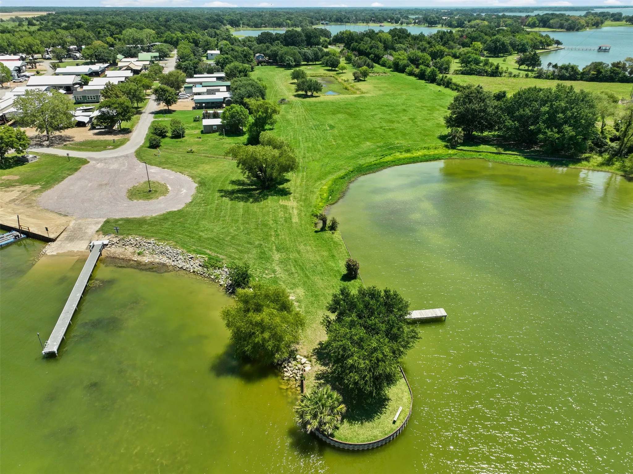 Single Family Residence For Sale in Navarro County , 1109 SE County Road 3300, Kerens, Texas 75144, 2 Bedroom, 2 Bathroom, 4 Garage spaces, 1,080 Sqft, built in 2006, mls#21340458, Real Estate Agent in Kerens, Homes For Sale in Navarro county, Homes For Sale in Kerens, Realtor in Kerens Texas, Real Estate Brokerage Independent Realty Texas, Luminita Cordes Realtor
