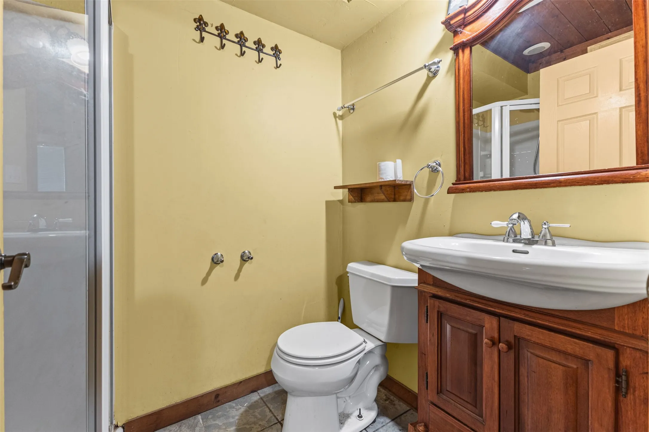 Single Family Residence For Sale in Navarro County , 1109 SE County Road 3300, Kerens, Texas 75144, 2 Bedroom, 2 Bathroom, 4 Garage spaces, 1,080 Sqft, built in 2006, mls#21340458, Real Estate Agent in Kerens, Homes For Sale in Navarro county, Homes For Sale in Kerens, Realtor in Kerens Texas, Real Estate Brokerage Independent Realty Texas, Luminita Cordes Realtor