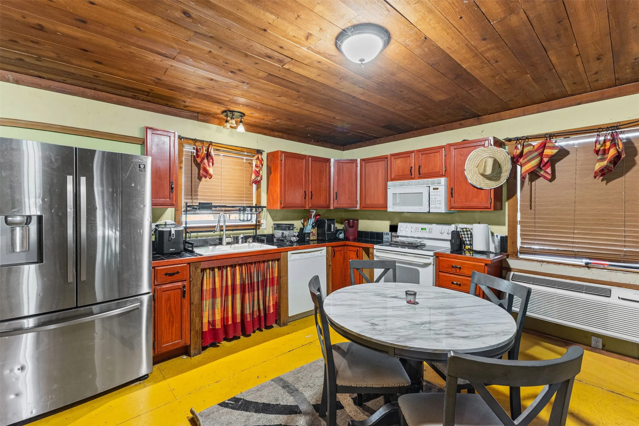Single Family Residence For Sale in Navarro County , 1109 SE County Road 3300, Kerens, Texas 75144, 2 Bedroom, 2 Bathroom, 4 Garage spaces, 1,080 Sqft, built in 2006, mls#21340458, Real Estate Agent in Kerens, Homes For Sale in Navarro county, Homes For Sale in Kerens, Realtor in Kerens Texas, Real Estate Brokerage Independent Realty Texas, Luminita Cordes Realtor