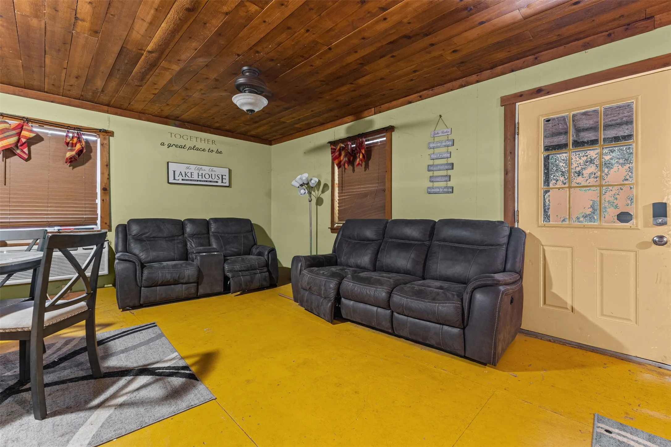 Single Family Residence For Sale in Navarro County , 1109 SE County Road 3300, Kerens, Texas 75144, 2 Bedroom, 2 Bathroom, 4 Garage spaces, 1,080 Sqft, built in 2006, mls#21340458, Real Estate Agent in Kerens, Homes For Sale in Navarro county, Homes For Sale in Kerens, Realtor in Kerens Texas, Real Estate Brokerage Independent Realty Texas, Luminita Cordes Realtor