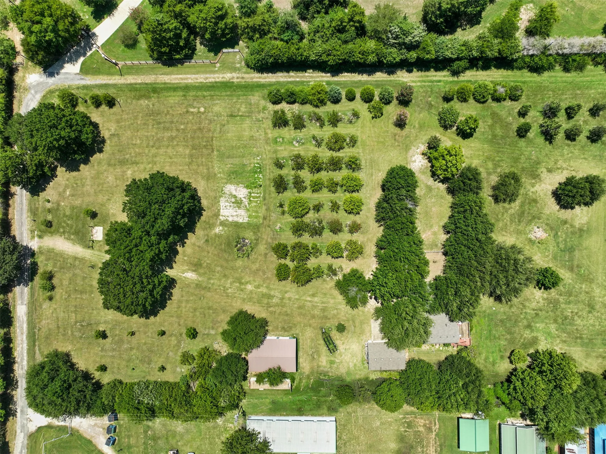 Single Family Residence For Sale in Navarro County , 1109 SE County Road 3300, Kerens, Texas 75144, 2 Bedroom, 2 Bathroom, 4 Garage spaces, 1,080 Sqft, built in 2006, mls#21340458, Real Estate Agent in Kerens, Homes For Sale in Navarro county, Homes For Sale in Kerens, Realtor in Kerens Texas, Real Estate Brokerage Independent Realty Texas, Luminita Cordes Realtor