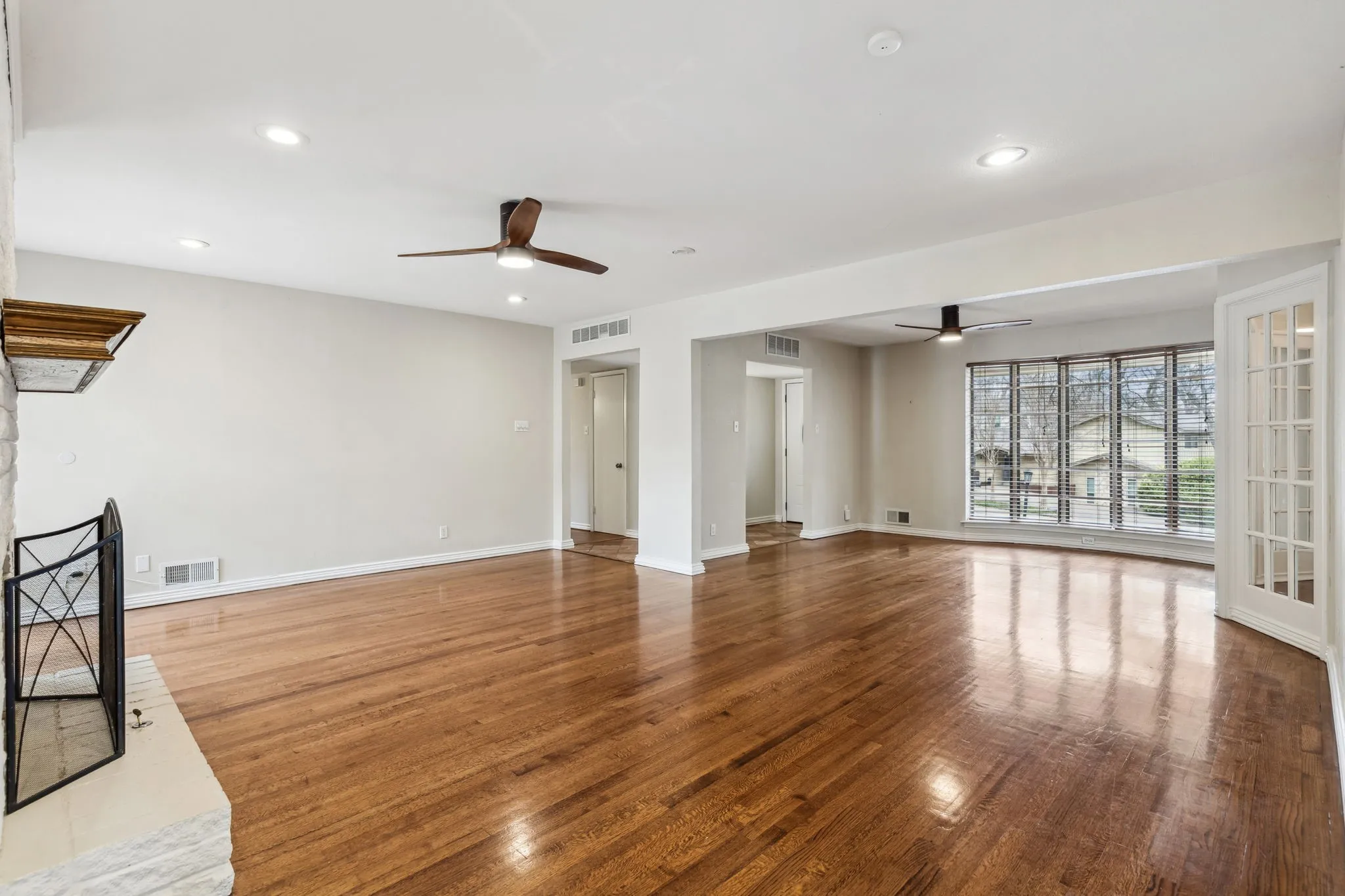 Single Family Residence For Rent in Dallas County , 9611 Meadowhill Drive, Dallas, Texas 75238, 3 Bedroom, 3 Bathroom, 2 Garage spaces, 2,078 Sqft, built in 1963, Price $3,495, mls#21342203, Real Estate Agent in Dallas, Homes For Rent in Dallas county, Homes For Rent in Dallas, Realtor in Dallas Texas, Real Estate Brokerage Independent Realty Texas, Luminita Cordes Realtor