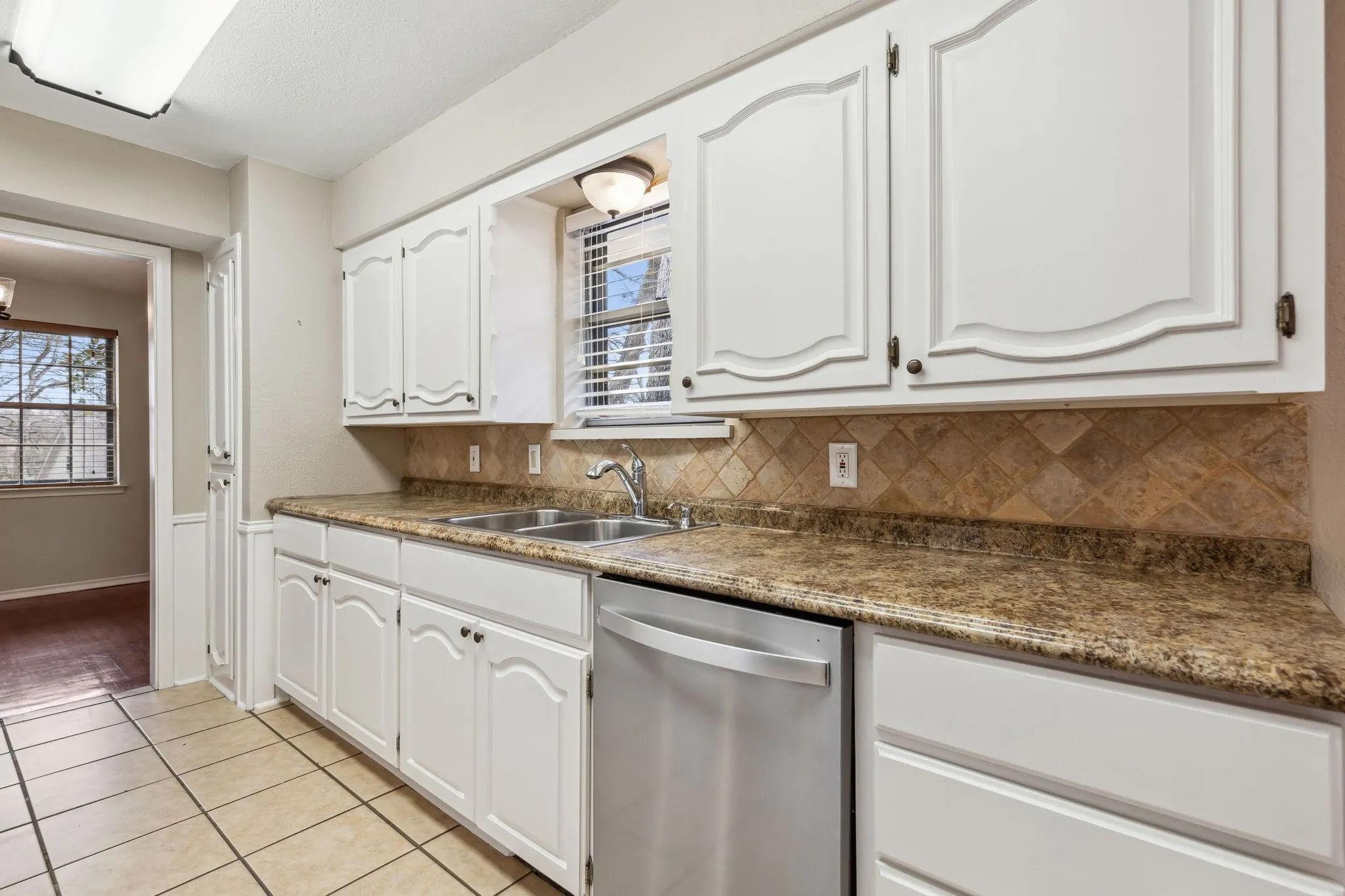 Single Family Residence For Rent in Dallas County , 9611 Meadowhill Drive, Dallas, Texas 75238, 3 Bedroom, 3 Bathroom, 2 Garage spaces, 2,078 Sqft, built in 1963, Price $3,495, mls#21342203, Real Estate Agent in Dallas, Homes For Rent in Dallas county, Homes For Rent in Dallas, Realtor in Dallas Texas, Real Estate Brokerage Independent Realty Texas, Luminita Cordes Realtor