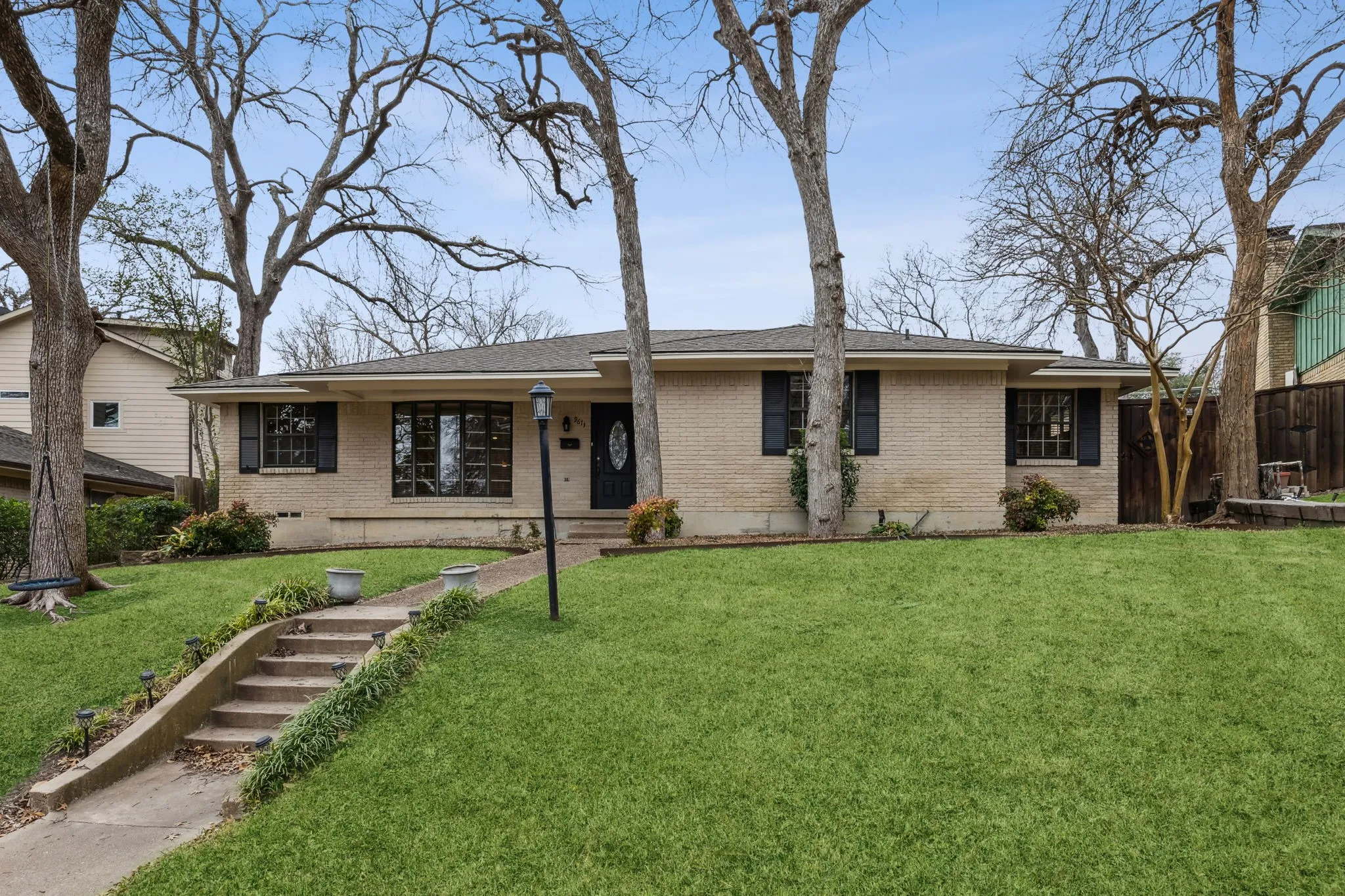 Single Family Residence For Rent in Dallas County , 9611 Meadowhill Drive, Dallas, Texas 75238, 3 Bedroom, 3 Bathroom, 2 Garage spaces, 2,078 Sqft, built in 1963, Price $3,495, mls#21342203, Real Estate Agent in Dallas, Homes For Rent in Dallas county, Homes For Rent in Dallas, Realtor in Dallas Texas, Real Estate Brokerage Independent Realty Texas, Luminita Cordes Realtor