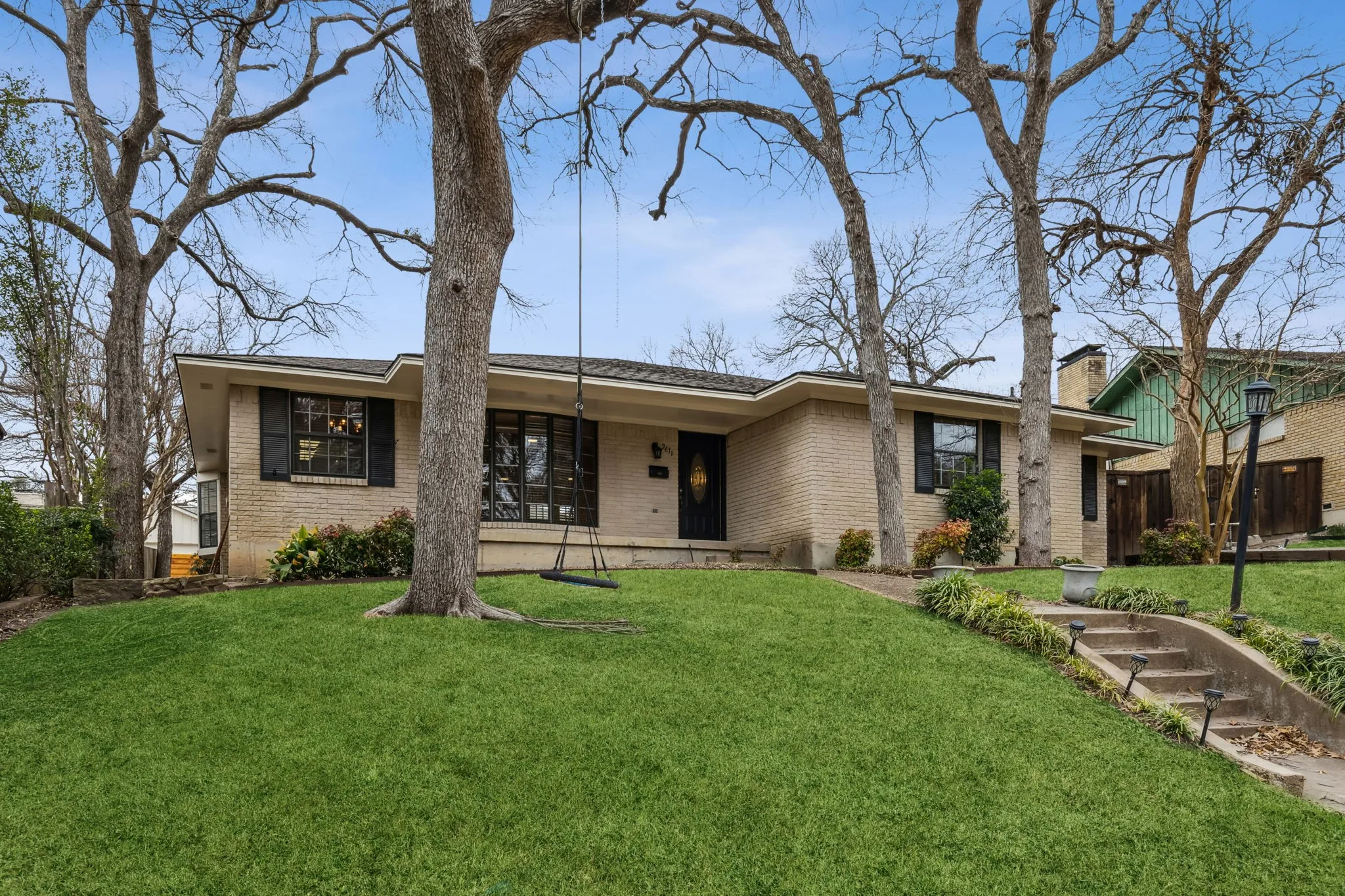 Single Family Residence For Rent in Dallas County , 9611 Meadowhill Drive, Dallas, Texas 75238, 3 Bedroom, 3 Bathroom, 2 Garage spaces, 2,078 Sqft, built in 1963, Price $3,495, mls#21342203, Real Estate Agent in Dallas, Homes For Rent in Dallas county, Homes For Rent in Dallas, Realtor in Dallas Texas, Real Estate Brokerage Independent Realty Texas, Luminita Cordes Realtor
