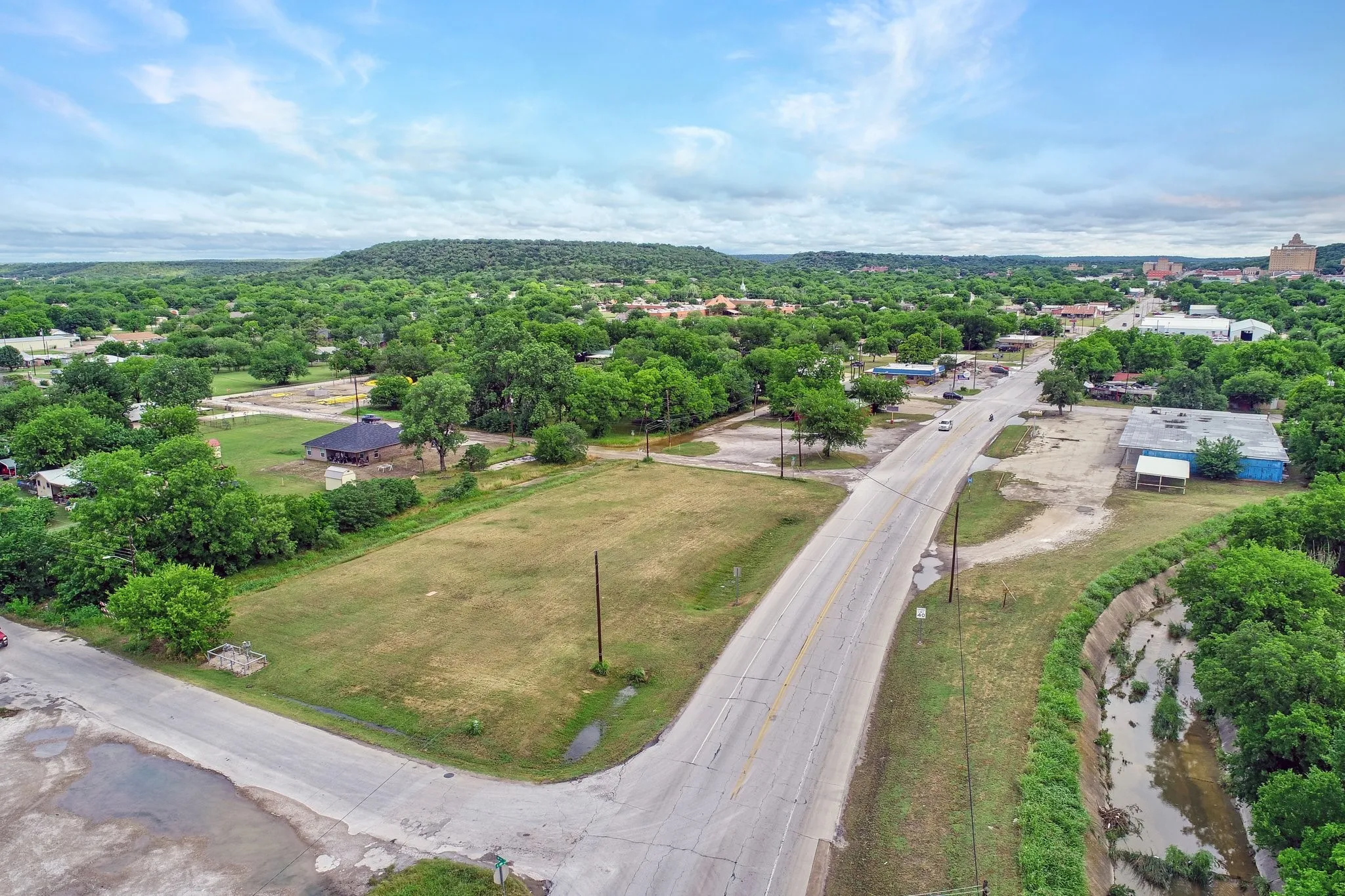 Unimproved Land For Sale in Palo Pinto County , TBD S Oak Ave, Mineral Wells, Texas 76067, 0, 0, Garage spaces, 0 Sqft, built in 0, Price $52,500, mls#21342271, Real Estate Agent in Mineral Wells, Homes For Sale in Palo Pinto county, Homes For Sale in Mineral Wells, Realtor in Mineral Wells Texas, Real Estate Brokerage Independent Realty Texas, Luminita Cordes Realtor