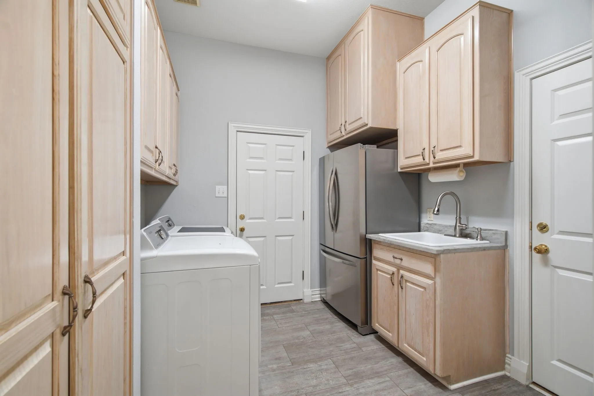 Single Family Residence For Sale in Tarrant County , 4114 Steeplechase Drive, Colleyville, Texas 76034, 4 Bedroom, 3 Bathroom, 3 Garage spaces, 3,696 Sqft, built in 1998, mls#21341396, Real Estate Agent in Colleyville, Homes For Sale in Tarrant county, Homes For Sale in Colleyville, Realtor in Colleyville Texas, Real Estate Brokerage Independent Realty Texas, Luminita Cordes Realtor